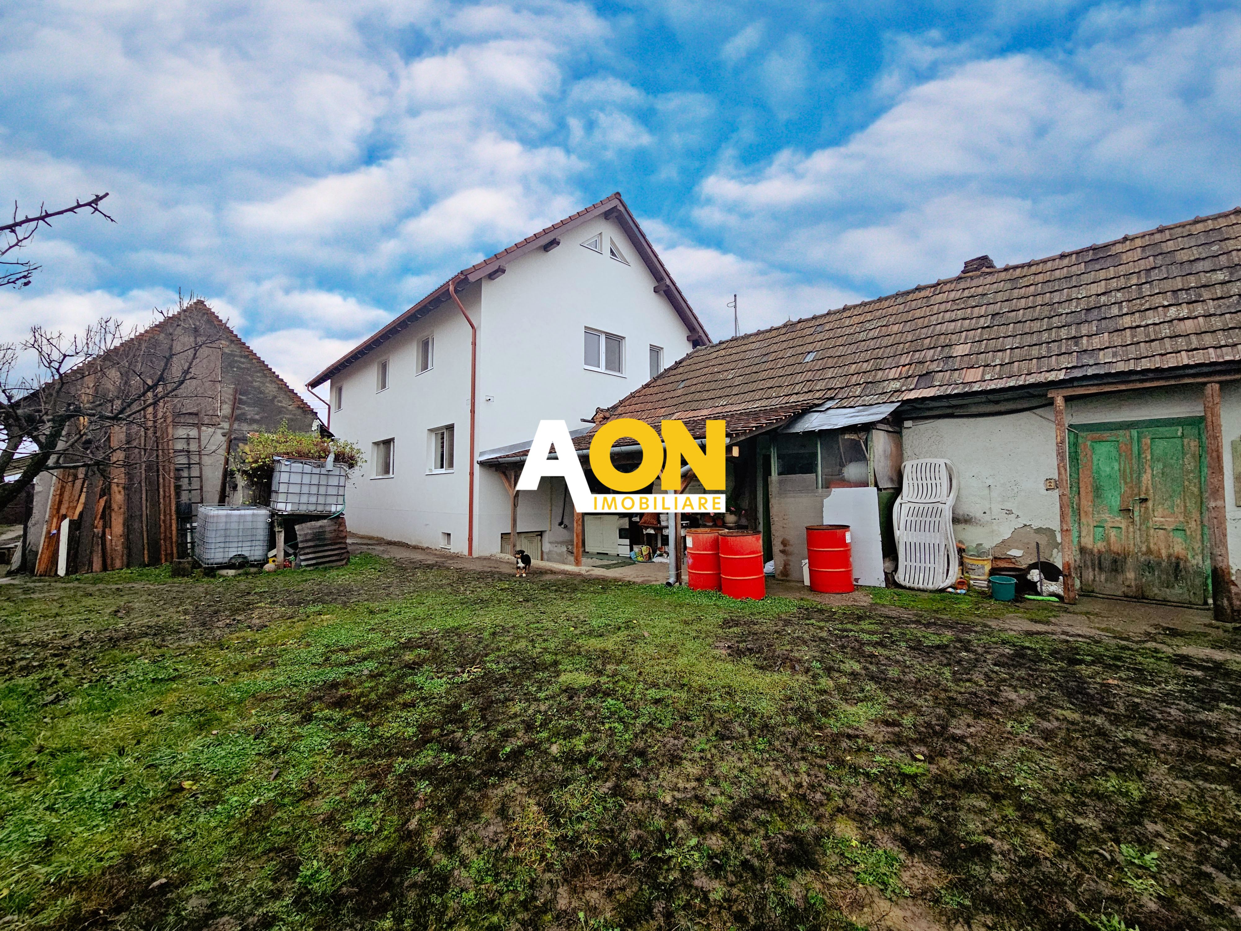 Casa cu doua corpuri, 5 camere, 1580 mp teren, Dealul Furcilor