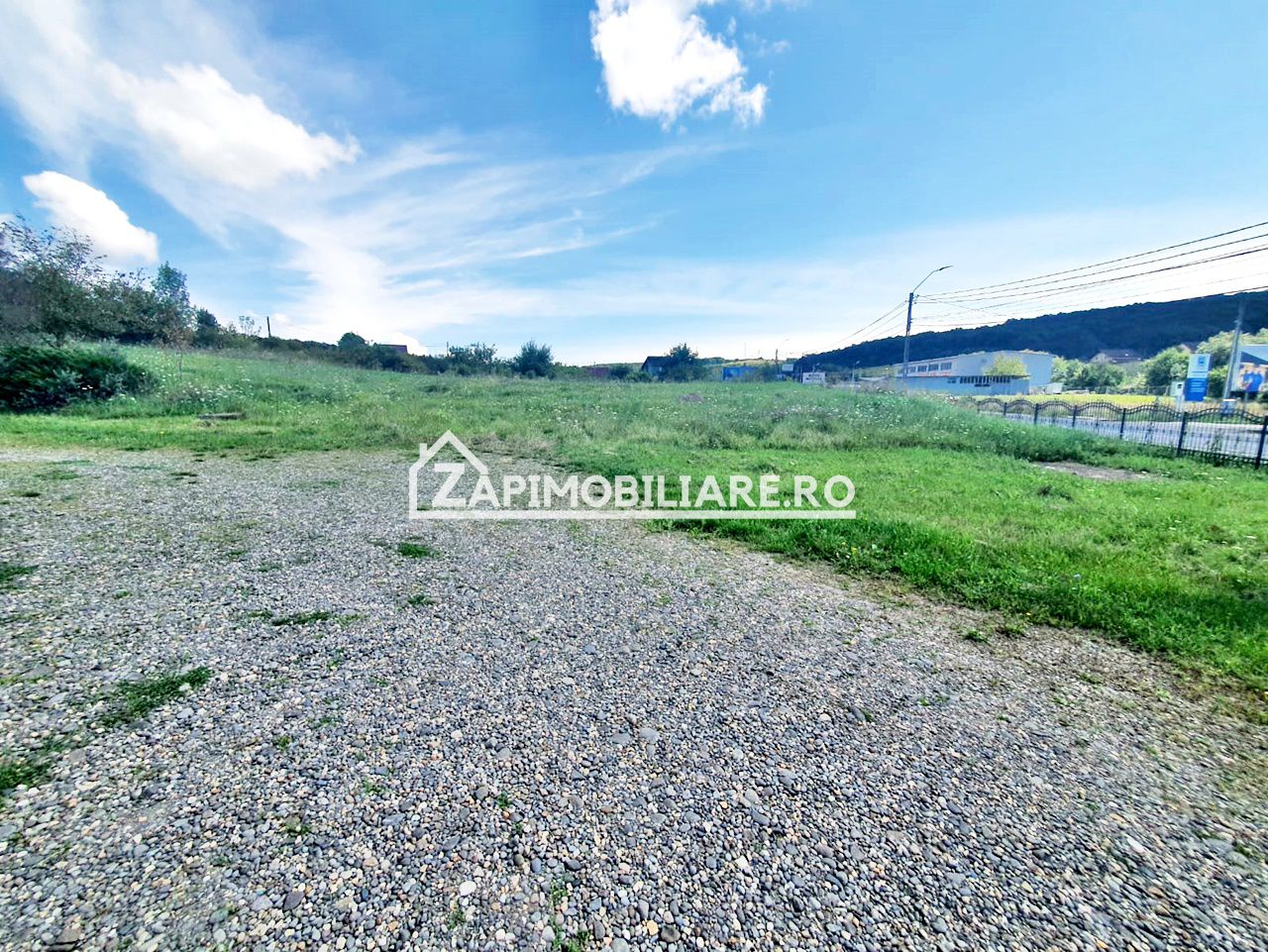 Teren intravilan 3.000 mp.cu deschidere de 40 m la E60 — fotografia 3