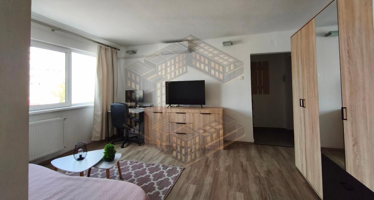Apartament cu 2 camere, renovat, etaj intermediar, zona Complex — fotografia 3