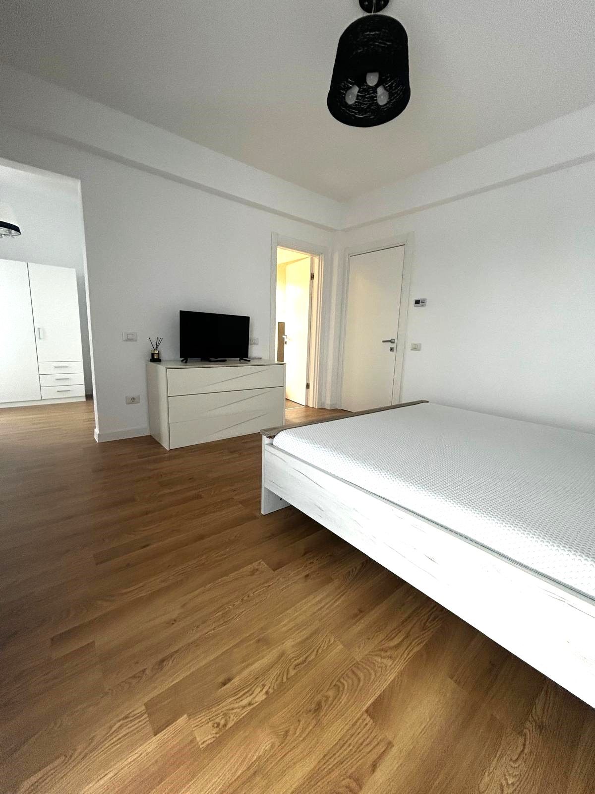 Casă de închiriat | 5 camere | Curte de 400 mp | Corbeanca — fotografia 8