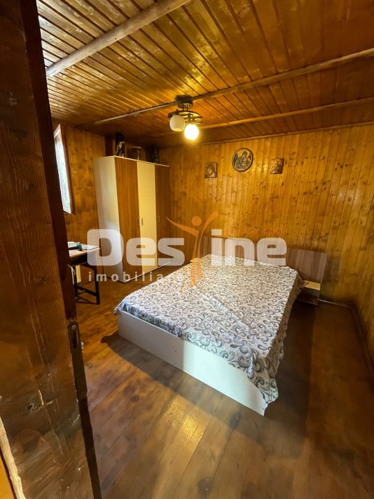🏡 Casă la curte P+M – Sector 5 cu beci si garaj