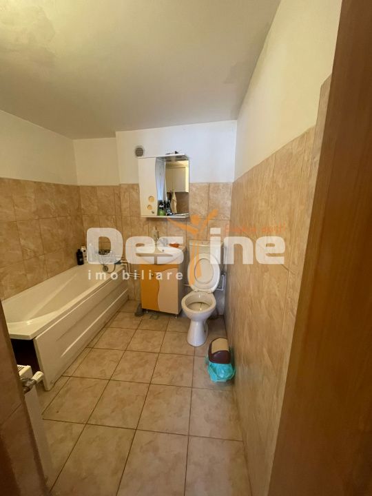 🏡 Casă la curte P+M – Sector 5 cu beci si garaj — fotografia 3