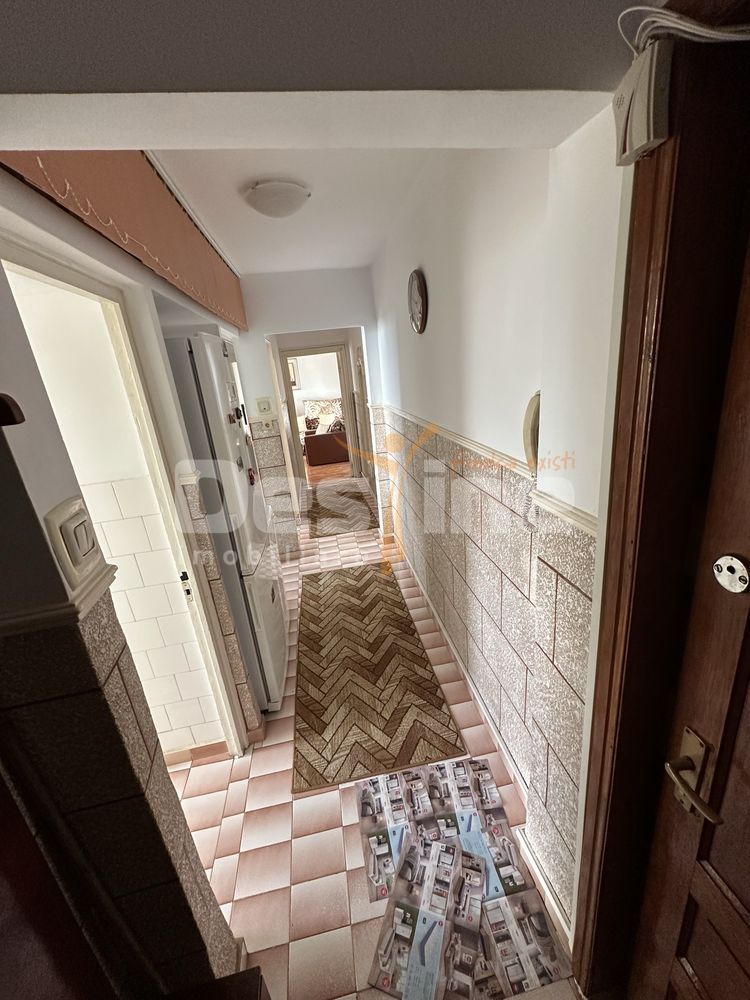 Apartament cu 3 camere de vânzare – Zona Casa de Cultură, Constanța — fotografia 2