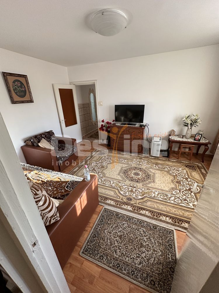 Apartament cu 3 camere de vânzare – Zona Casa de Cultură, Constanța — fotografia 3