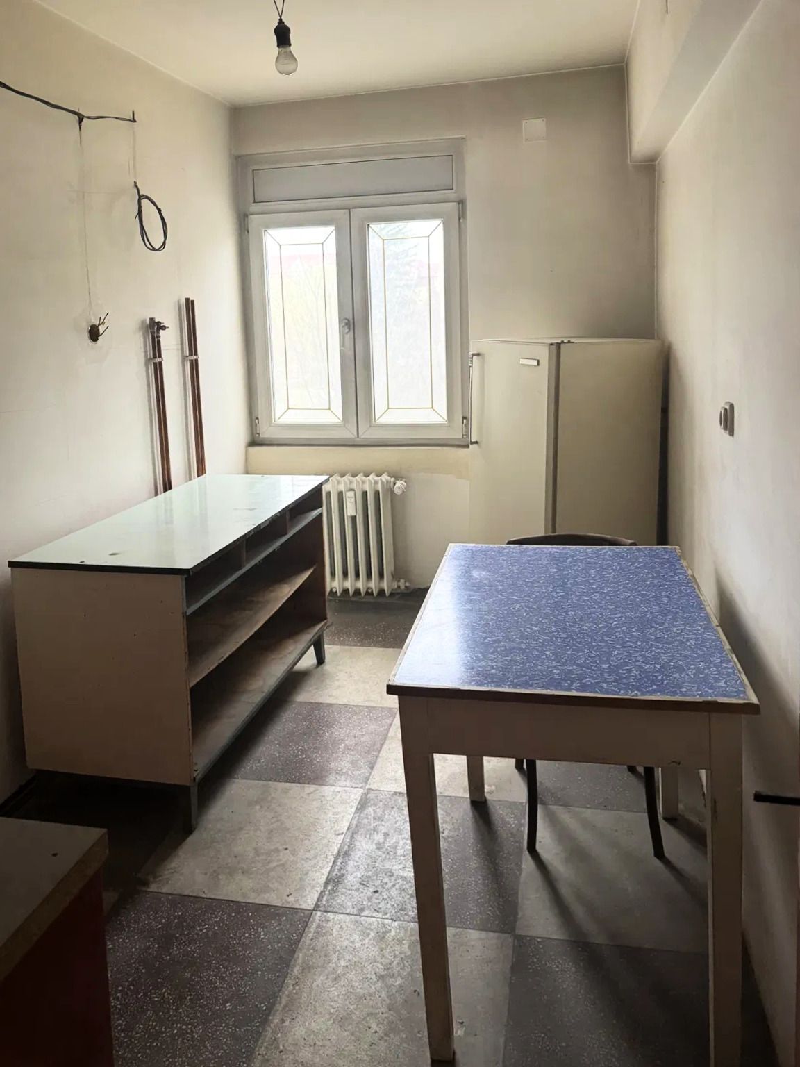 Apertament 2 camere disponibil pentru renovare totala zona Victoriei Garii — fotografia 3