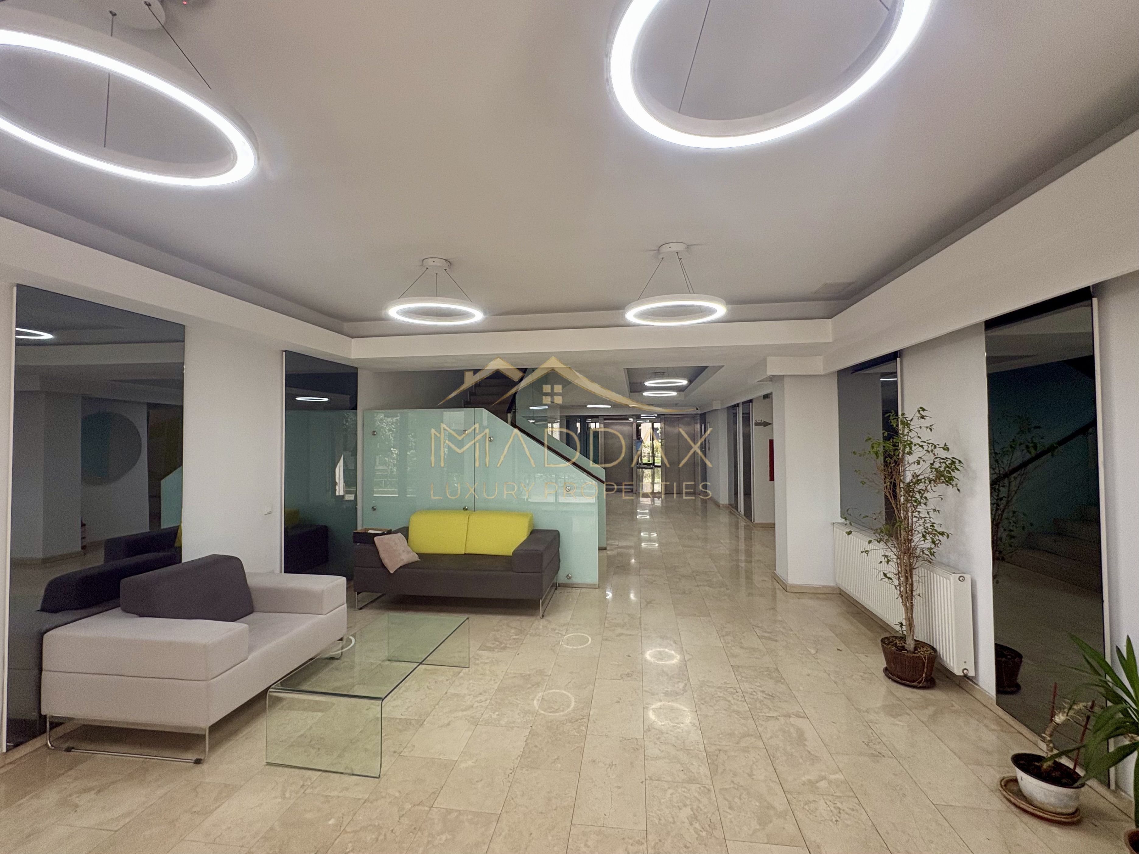 APARTAMENT de LUX cu 3 CAMERE cu Terasa si loc de parcare — fotografia 33
