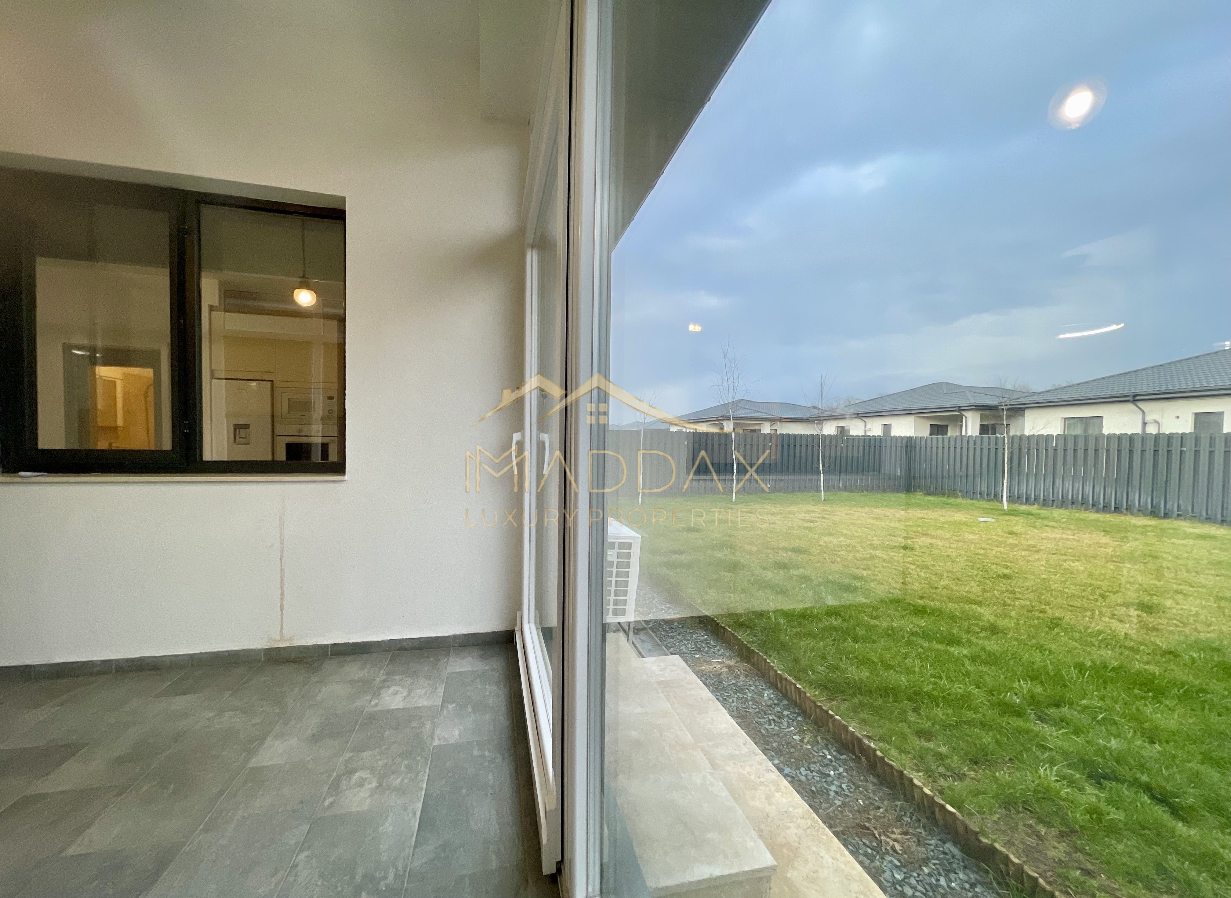 Vila moderna***4 camere***cu gradina//Cartier rezidential Corbeanca — fotografia 9
