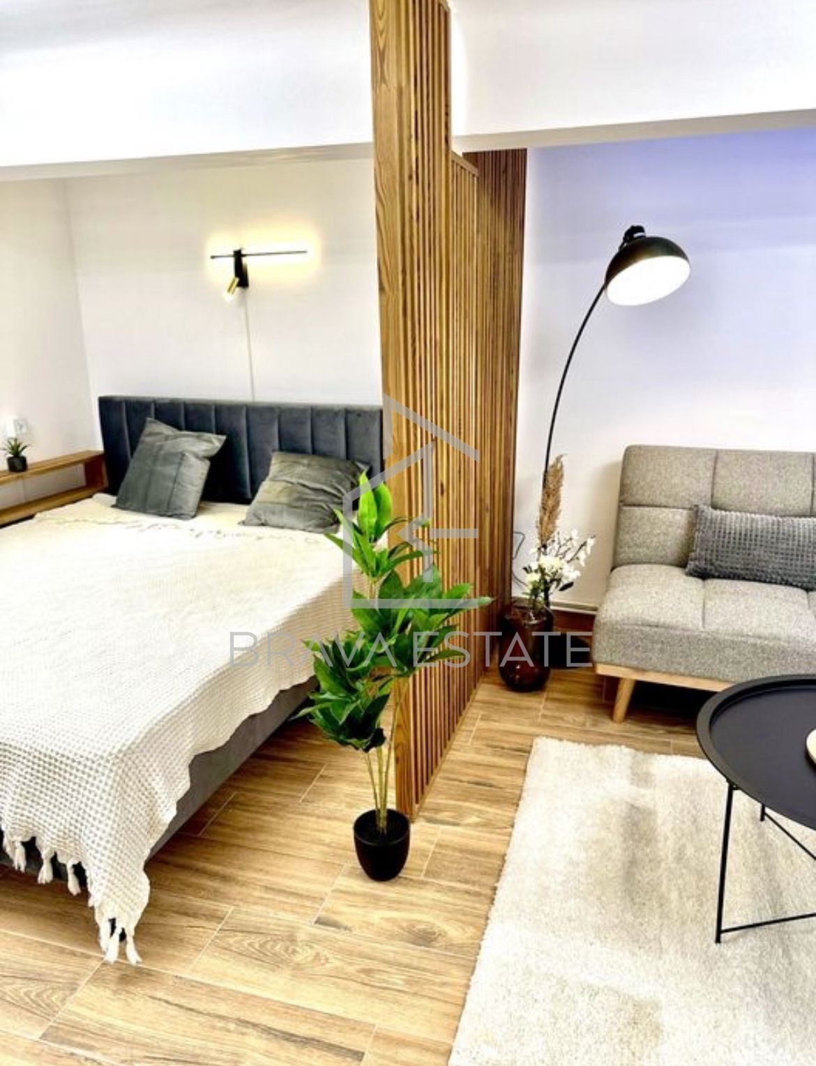 Apartament o cameră, 30 mp, ultracentral, curte interioară 30