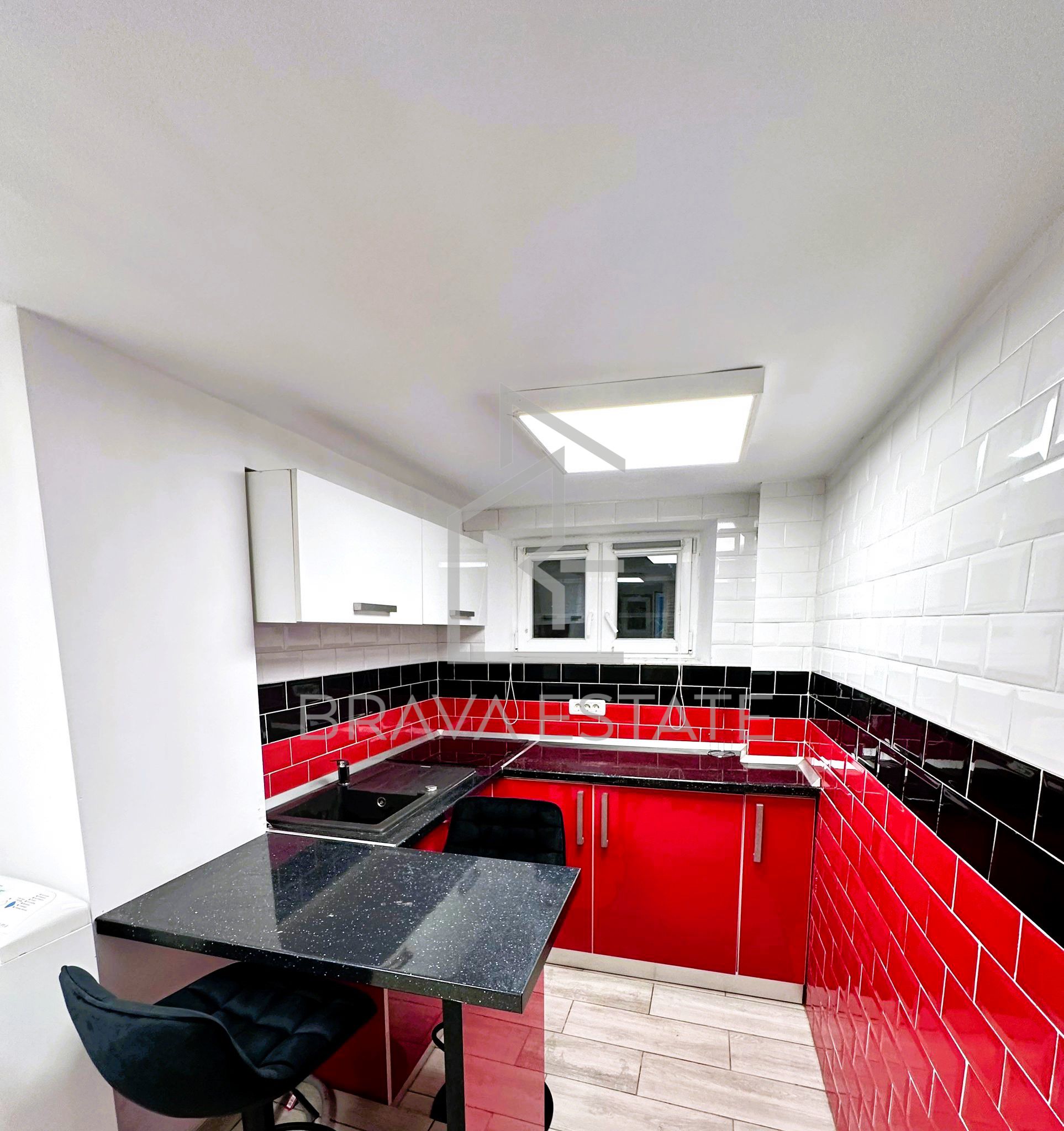 Apartament o cameră, 30 mp,  ultracentral, curte interioară 30 — fotografia 4