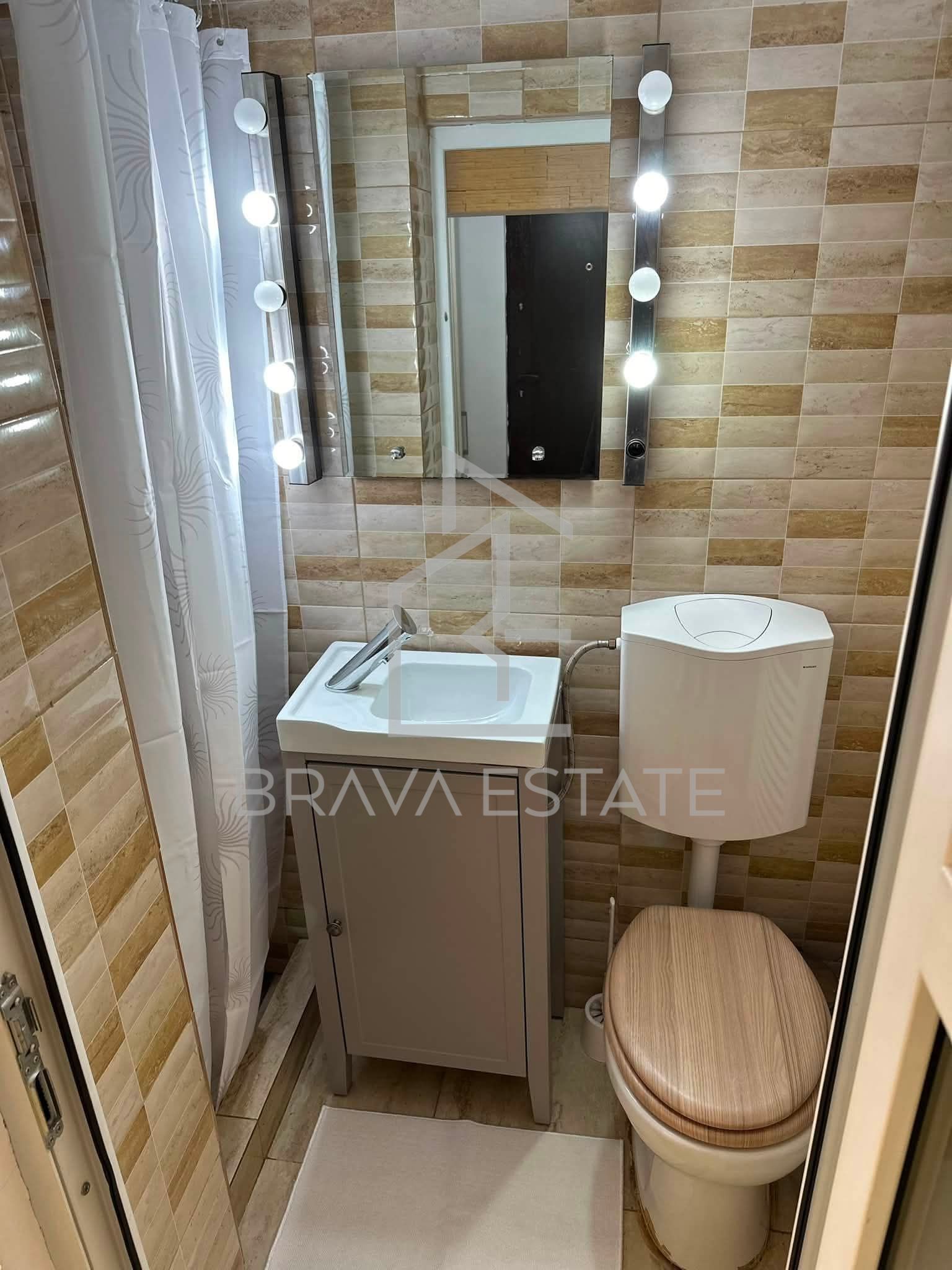 Apartament o cameră, 30 mp,  ultracentral, curte interioară 30 — fotografia 8