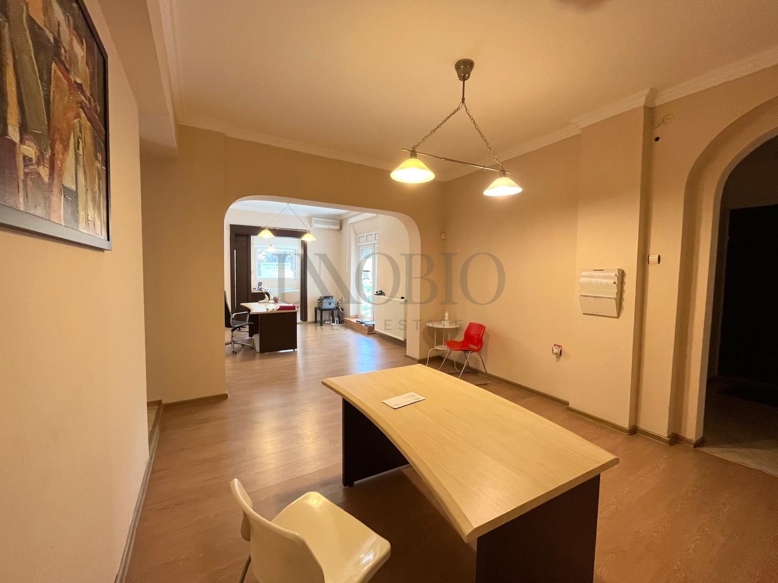 Apartament elegant cu 3 camere și cameră de serviciu | Ultracentral — fotografia 2