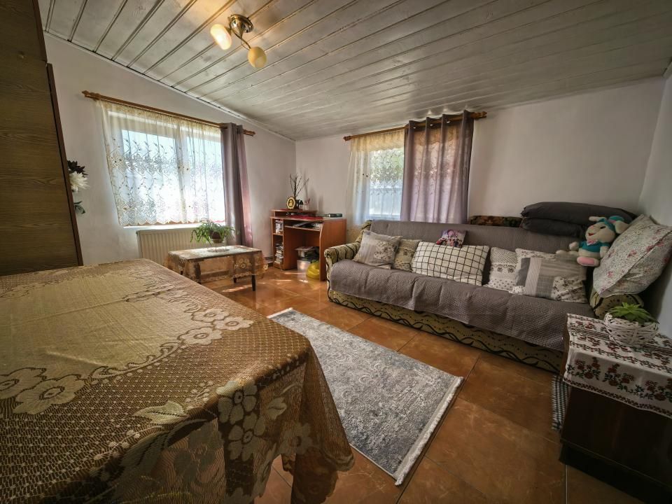 Casă 4 camere 90 mp mobilată + beci, anexe și 720 mp curte — fotografia 11