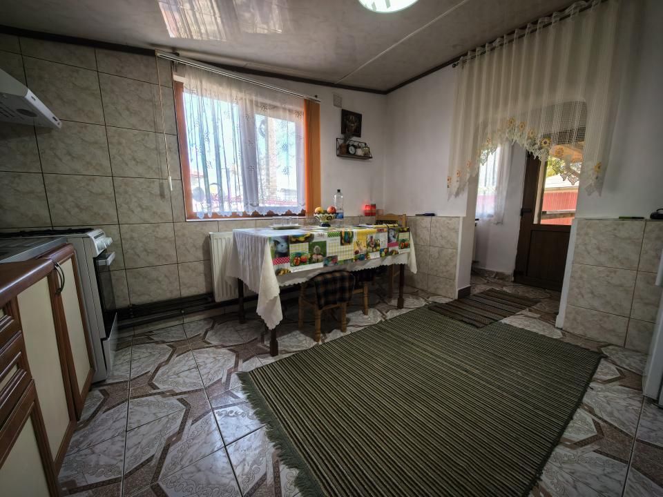 Casă 4 camere 90 mp mobilată + beci, anexe și 720 mp curte — fotografia 13