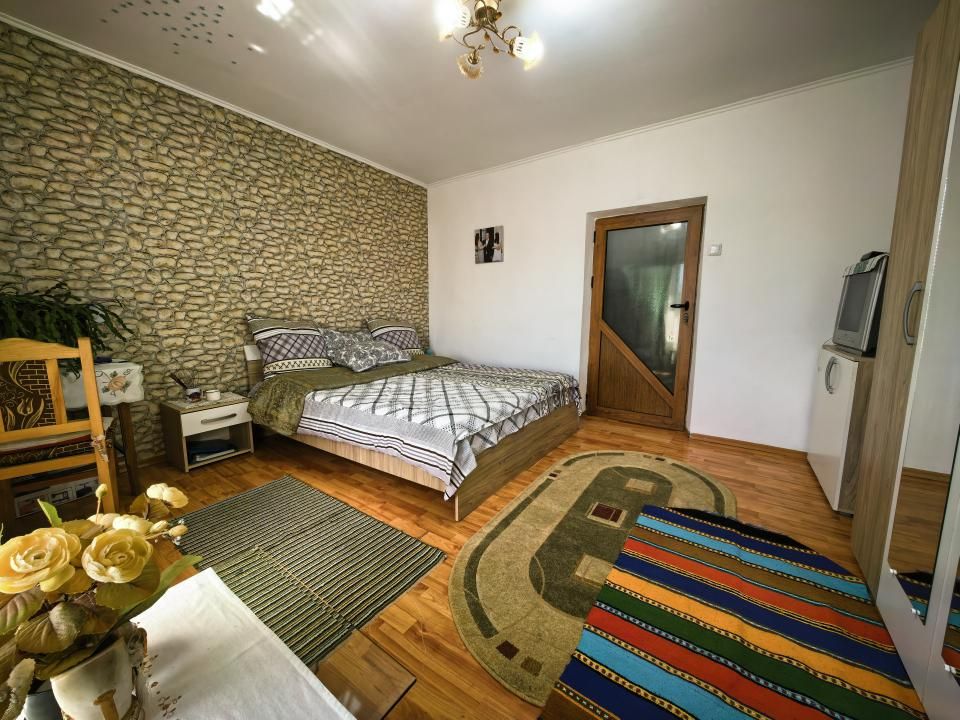 Casă 4 camere 90 mp mobilată + beci, anexe și 720 mp curte — fotografia 6