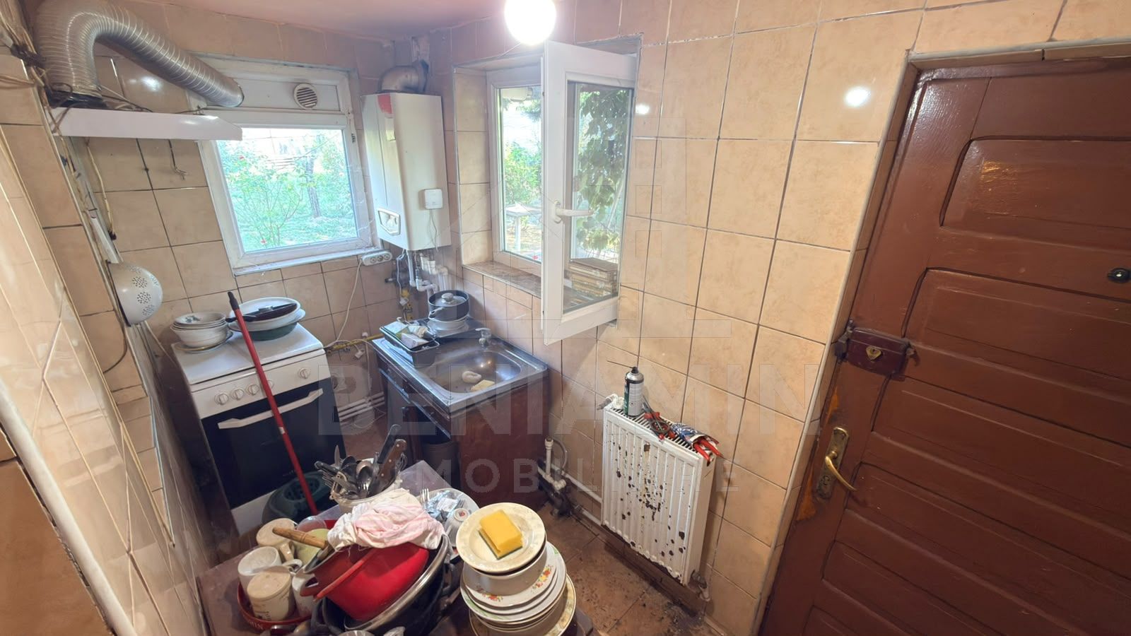 Casa-cu-Teren-Generos-(625 mp)-Panouri-Solare – Bariera-Valcii — fotografia 7