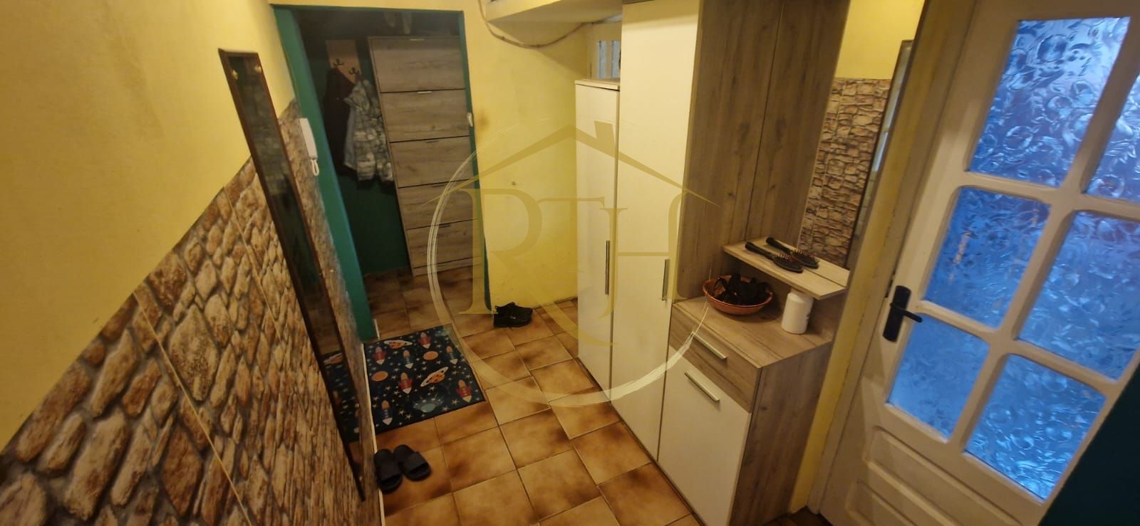 Vand apartament cu 4 camere in zona spitalul judetean,comision ,,0'' — fotografia 13