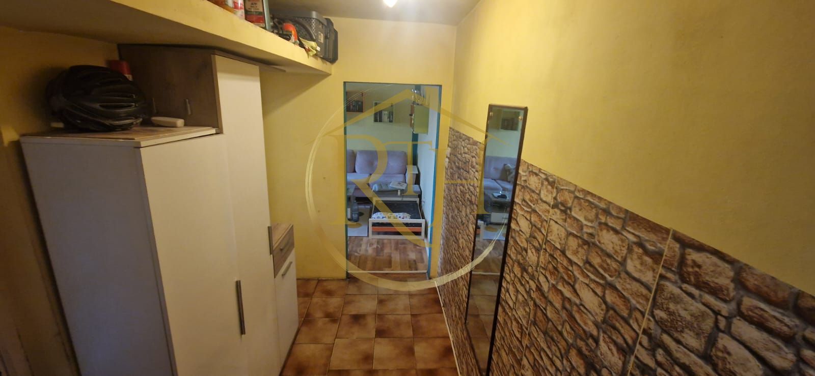 Vand apartament cu 4 camere in zona spitalul judetean,comision ,,0'' — fotografia 14