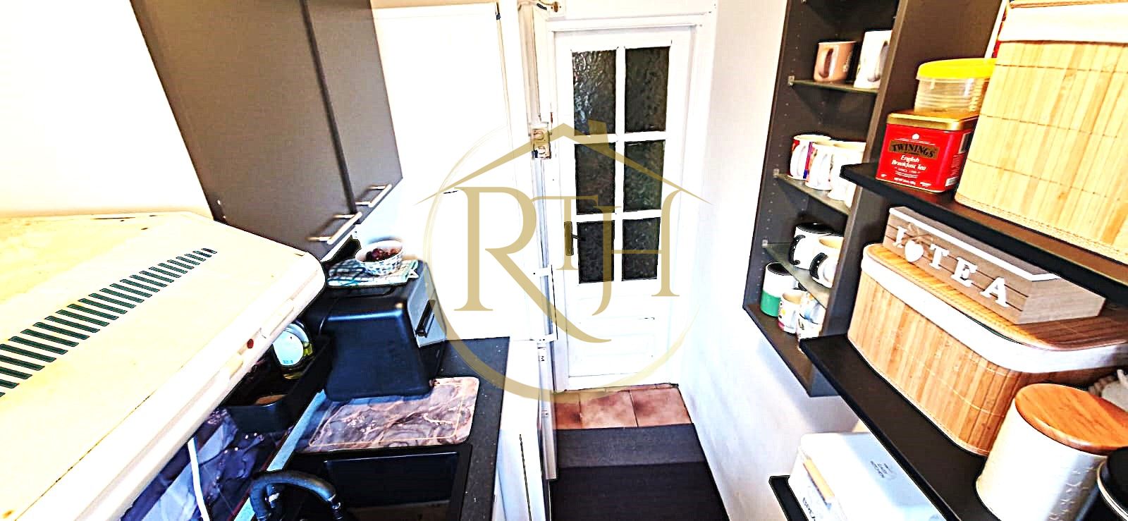 Vand apartament cu 4 camere in zona spitalul judetean,comision ,,0'' — fotografia 16