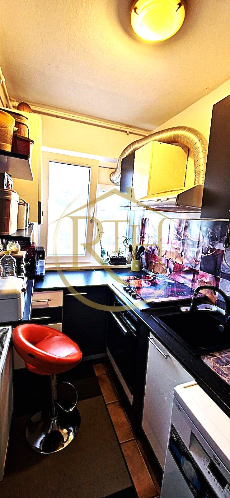 Vand apartament cu 4 camere in zona spitalul judetean,comision ,,0'' — fotografia 17