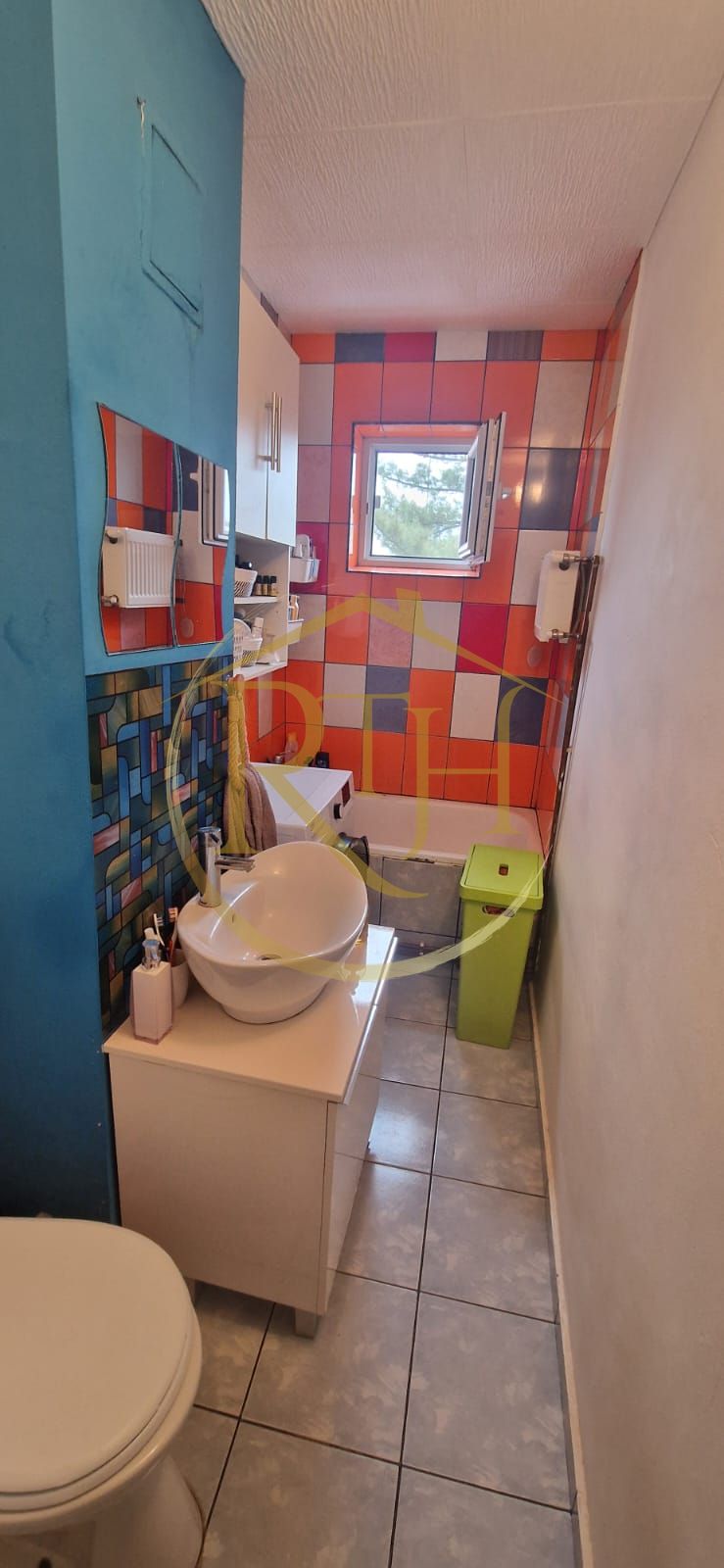 Vand apartament cu 4 camere in zona spitalul judetean,comision ,,0'' — fotografia 18