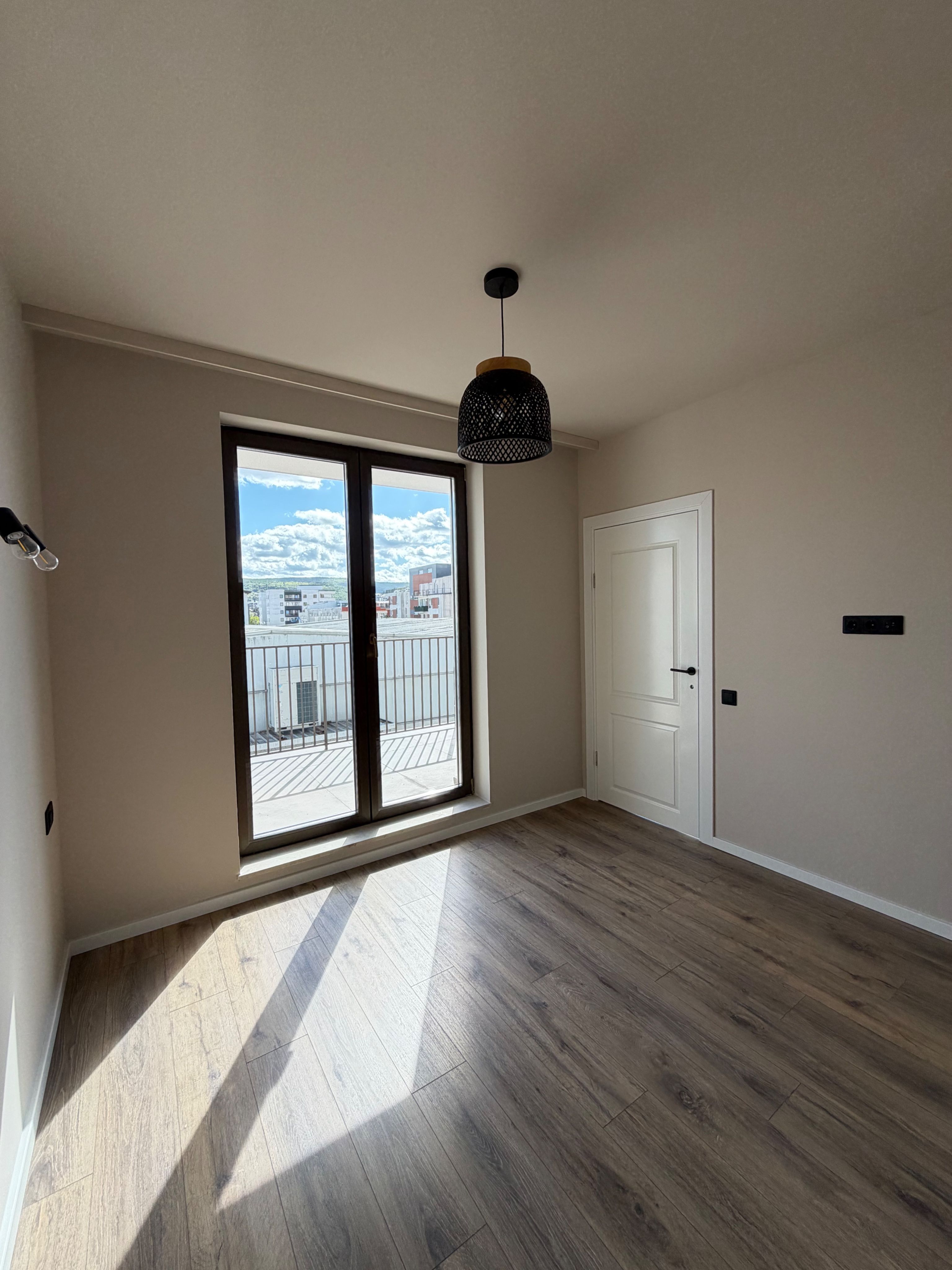 Apartament 2 camere, terasa, etaj intermediar, garaj, Eroilor — fotografia 9