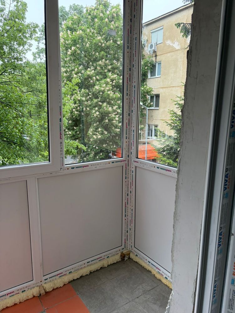 Dâmbu – Apartament 3 camere, etaj 2/4, balcon — fotografia 4