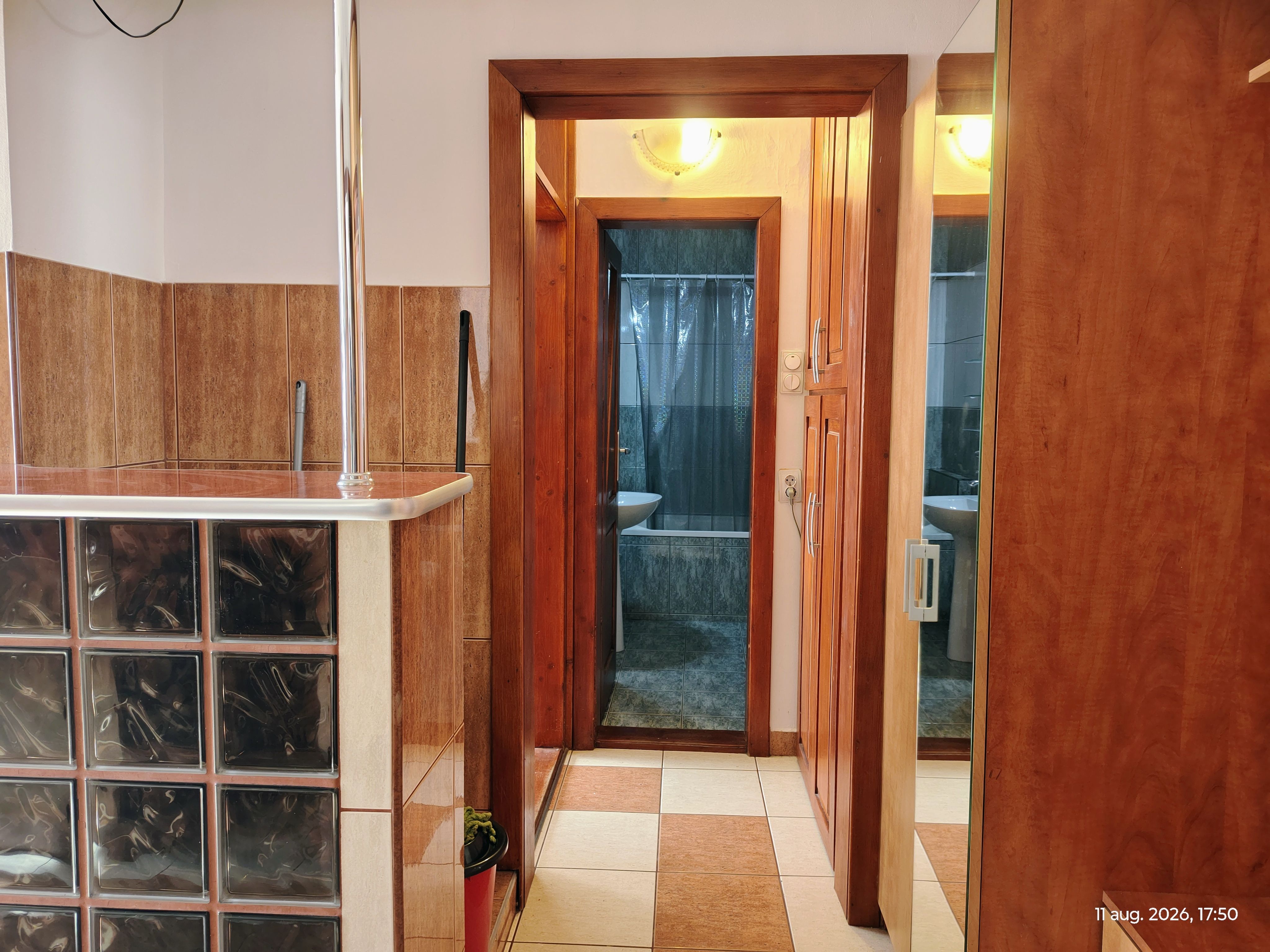 Închiriez 2 camere Str. Onestilor. Pret 300 euro. Comision 50%. — fotografia 5