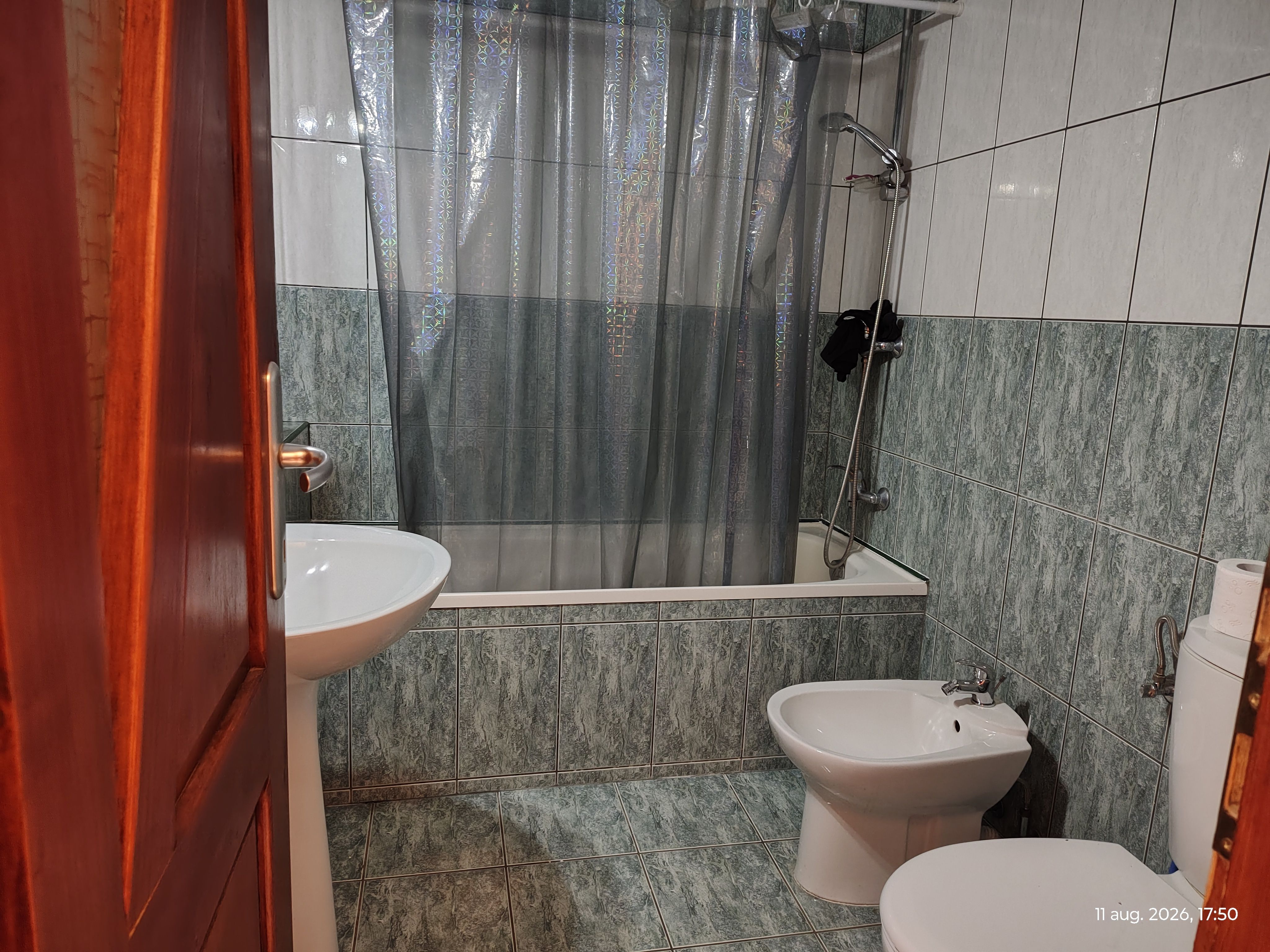 Închiriez 2 camere Str. Onestilor. Pret 300 euro. Comision 50%. — fotografia 6