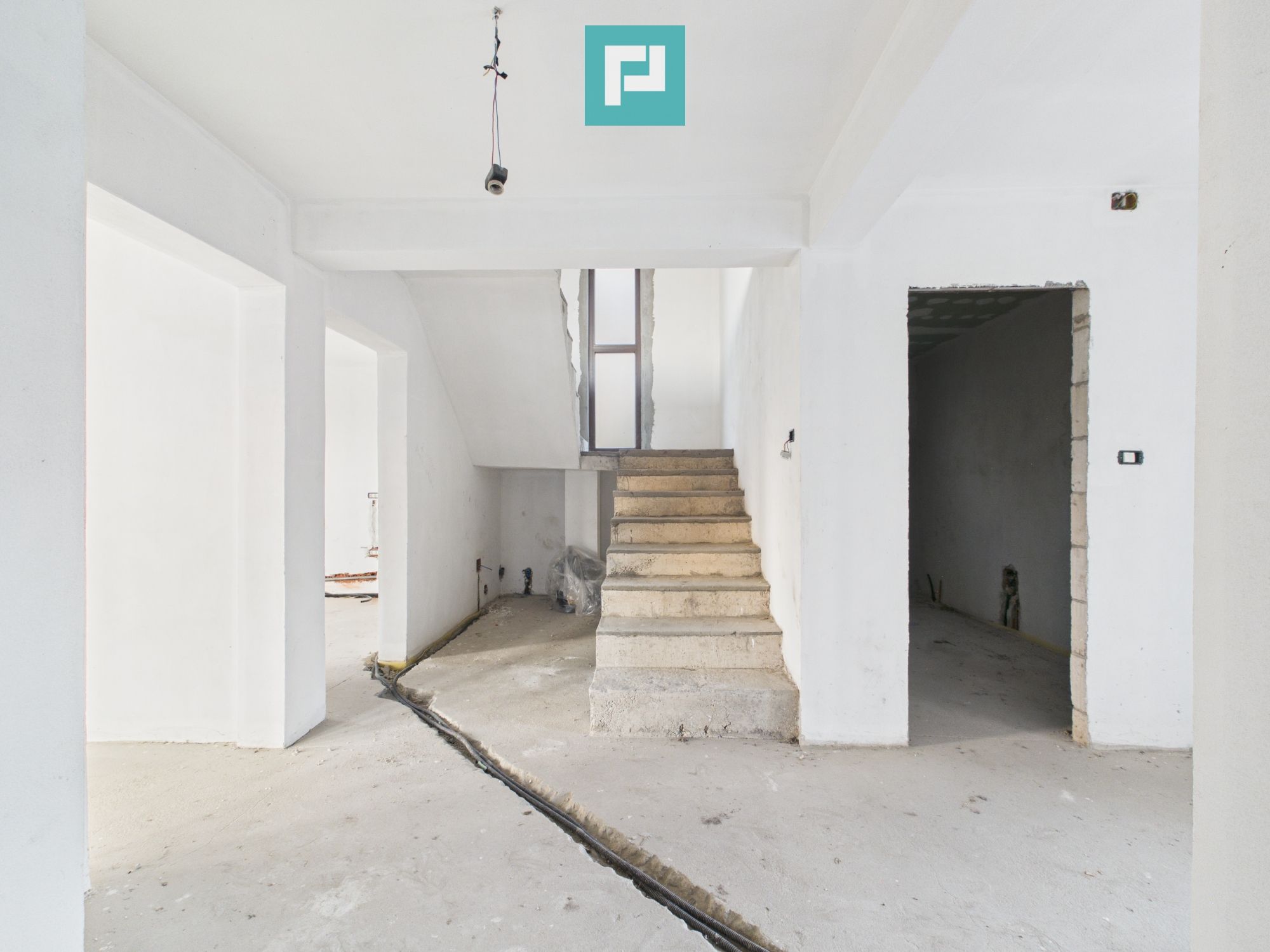 Casă individuală cu 6 camere în Sânandrei — fotografia 6