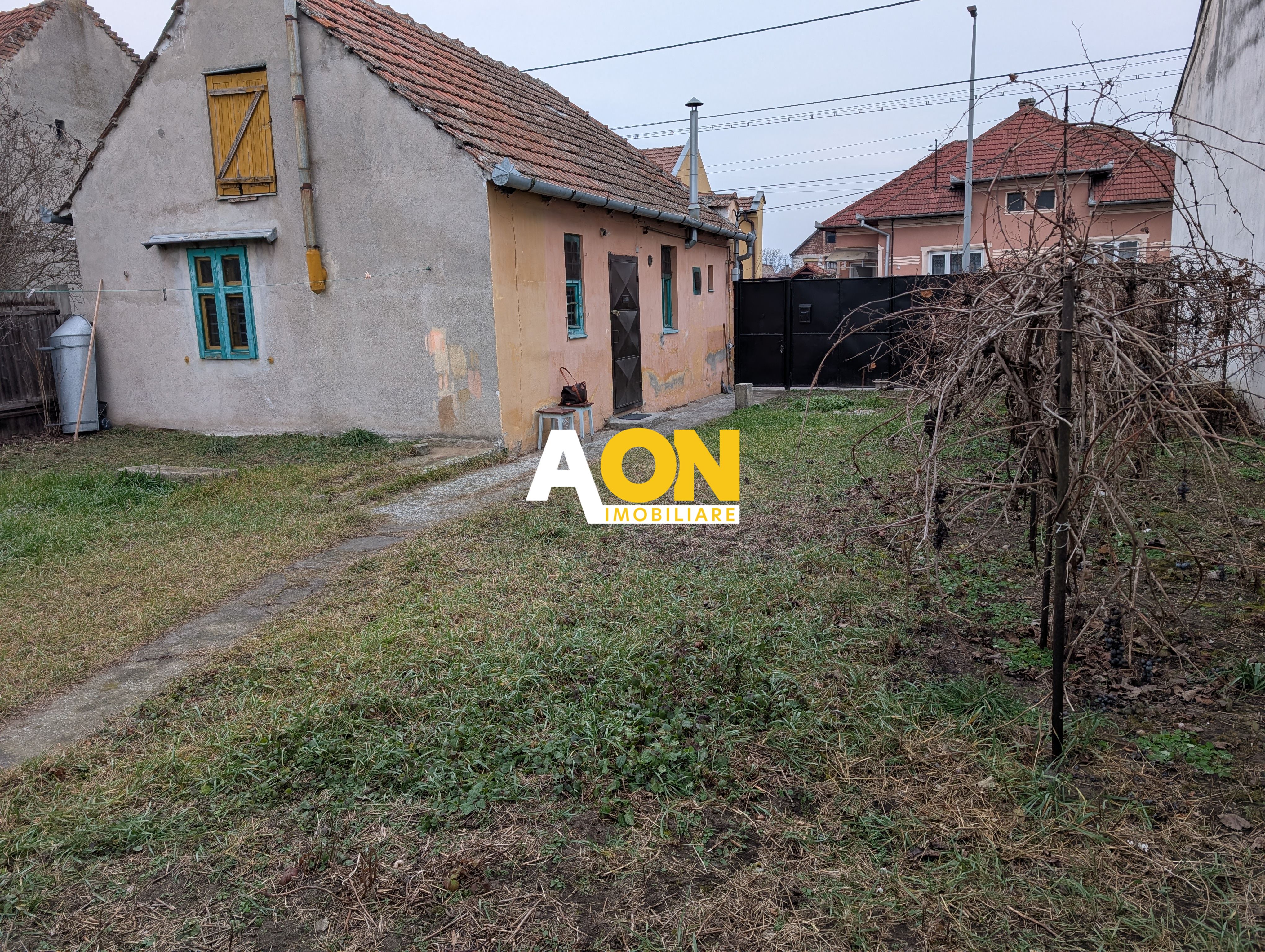 Casa mica,demolabila zona centrala, 758 mp teren, Alba Iulia