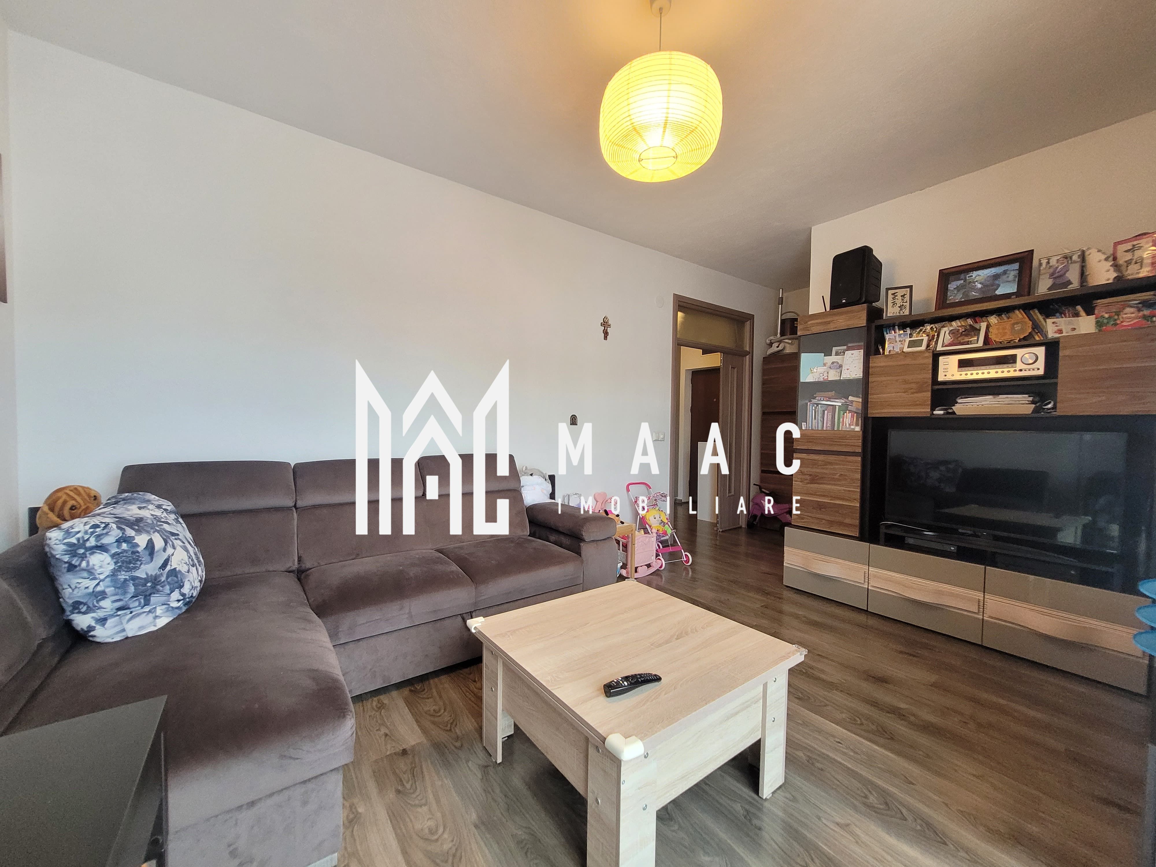 Apartament 3 camere | Decomandat | Etaj 1 | Parcare | Balcon