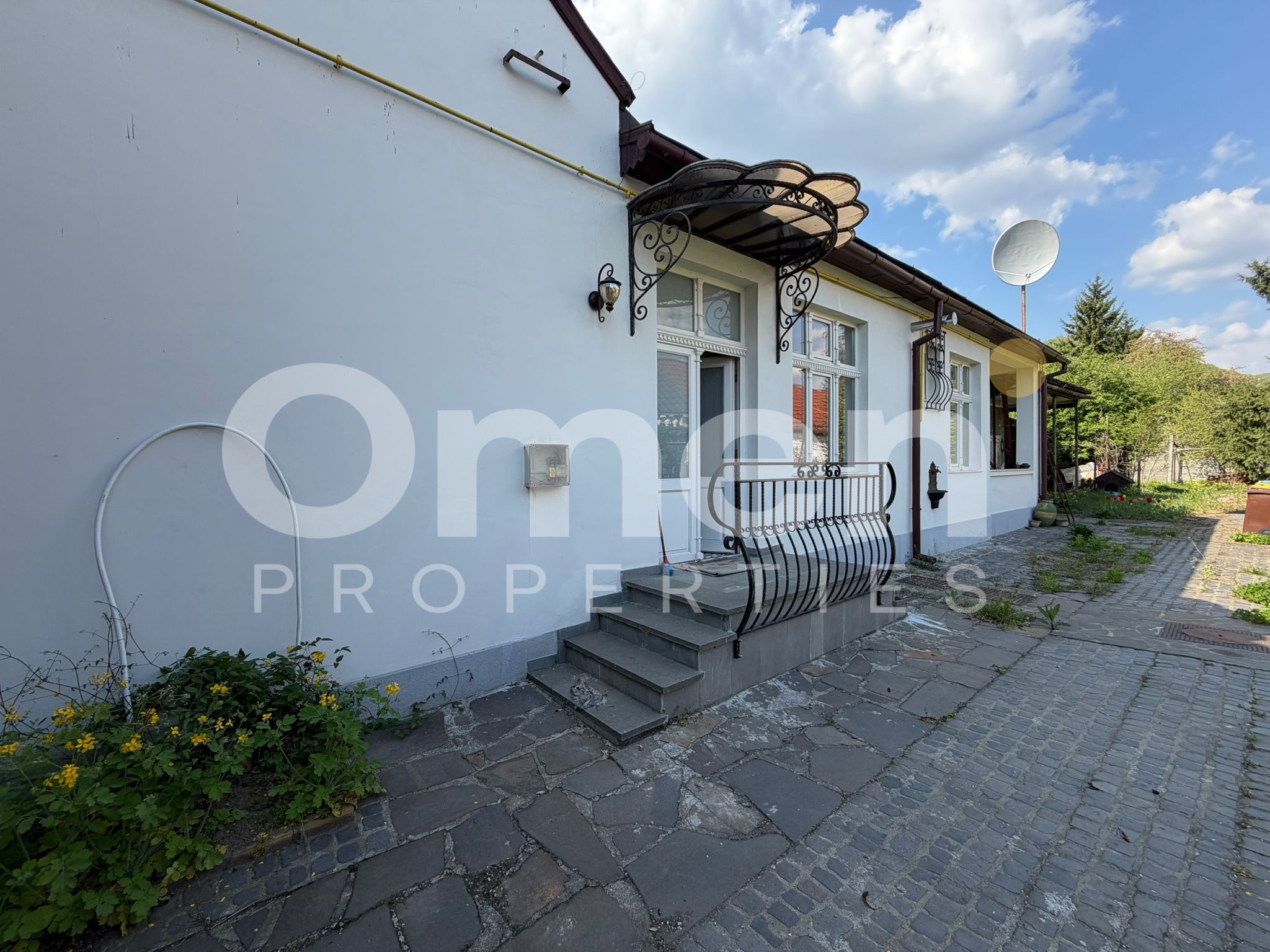 Casa renovata cu curte pentru inchiriere, zona Centrul Vechi — fotografia 2