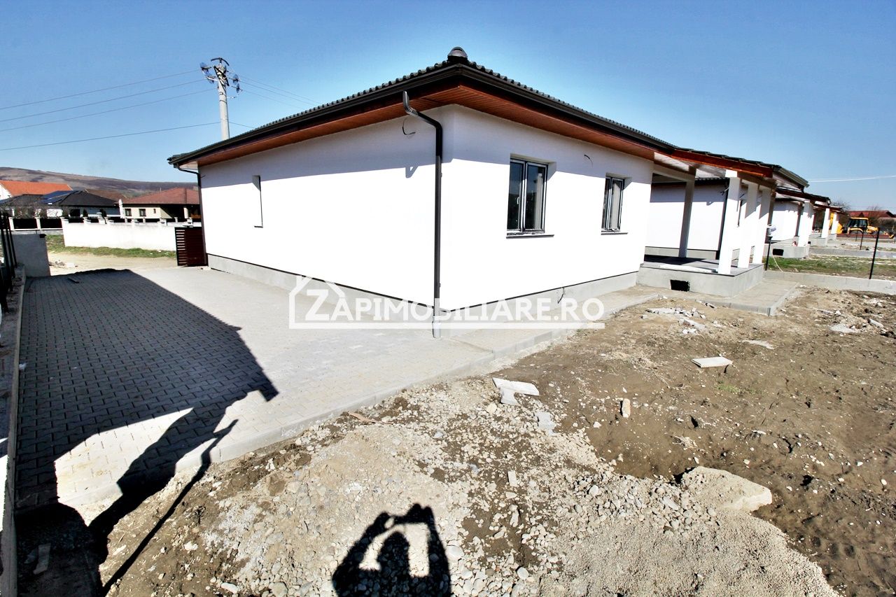 Casa 4 cam.2 băi,1 pivniță 1 dressing,500mp.teren,gard,pavaj — fotografia 4