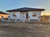 Casa 4 cam.2 băi,1 pivniță 1 dressing,500mp.teren,gard,pavaj — fotografia 6