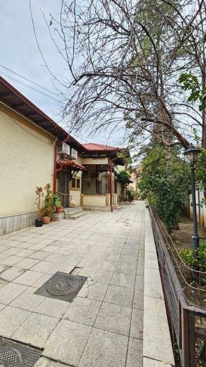 Casa individuala (singur in curte), zona centrala — fotografia 3