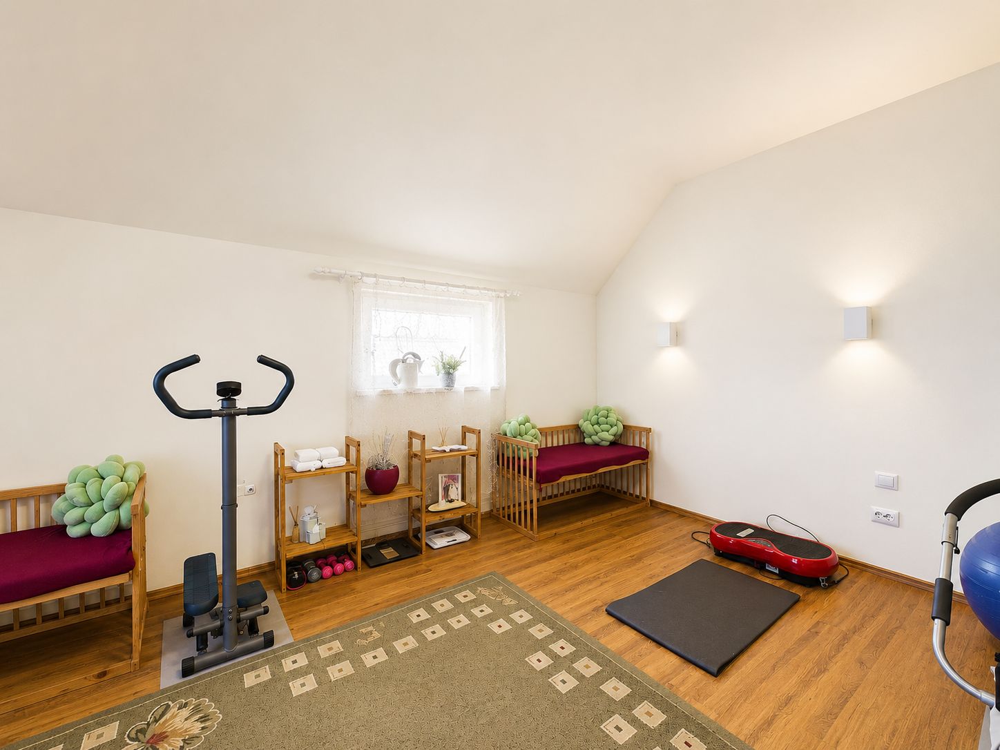 Casă spațioasă cu 8 camere, teren generos, oferă libertate și confort — fotografia 9