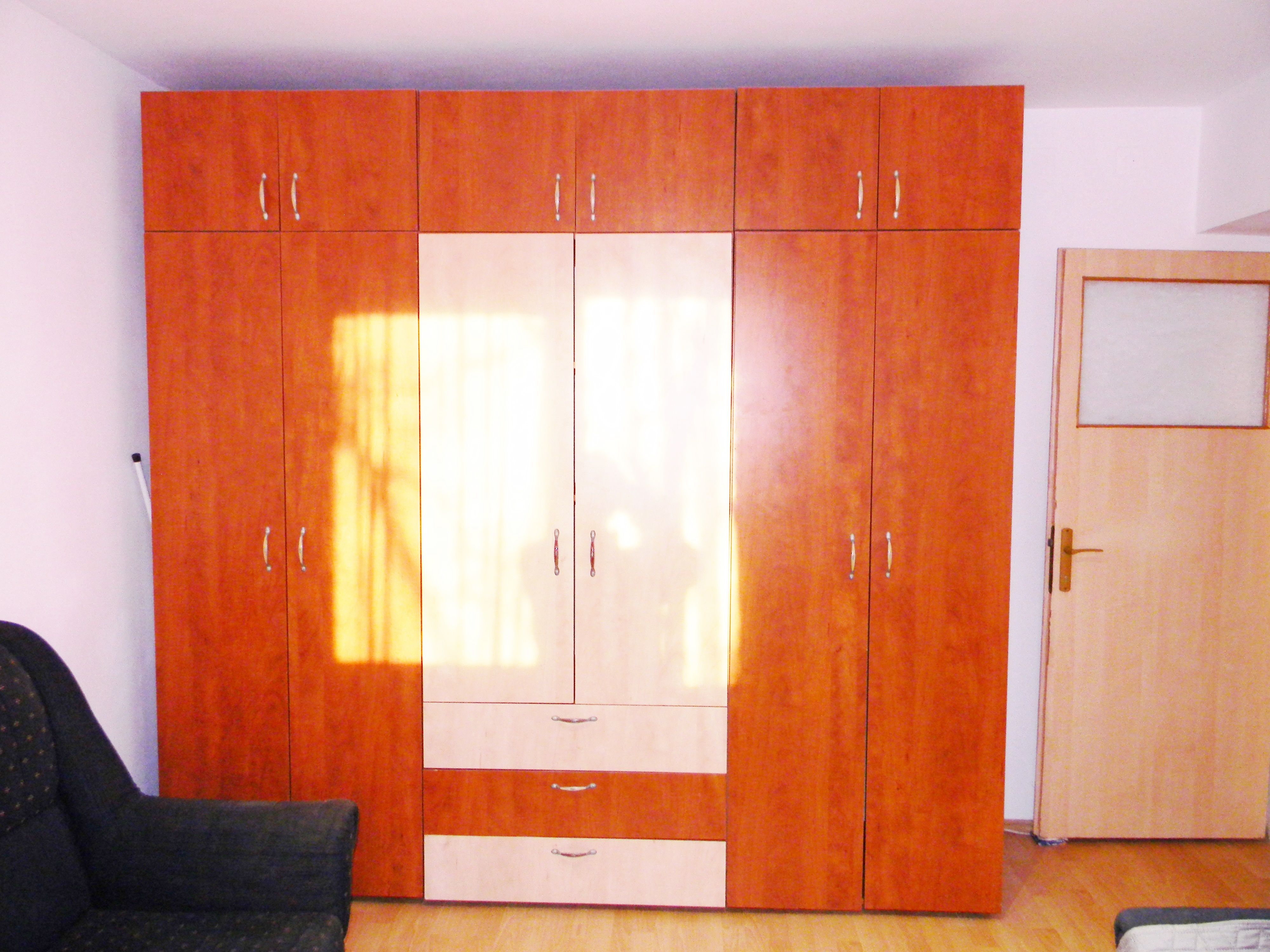 Apartament cu 3 camere mobilate,cartier Tractoru — fotografia 5