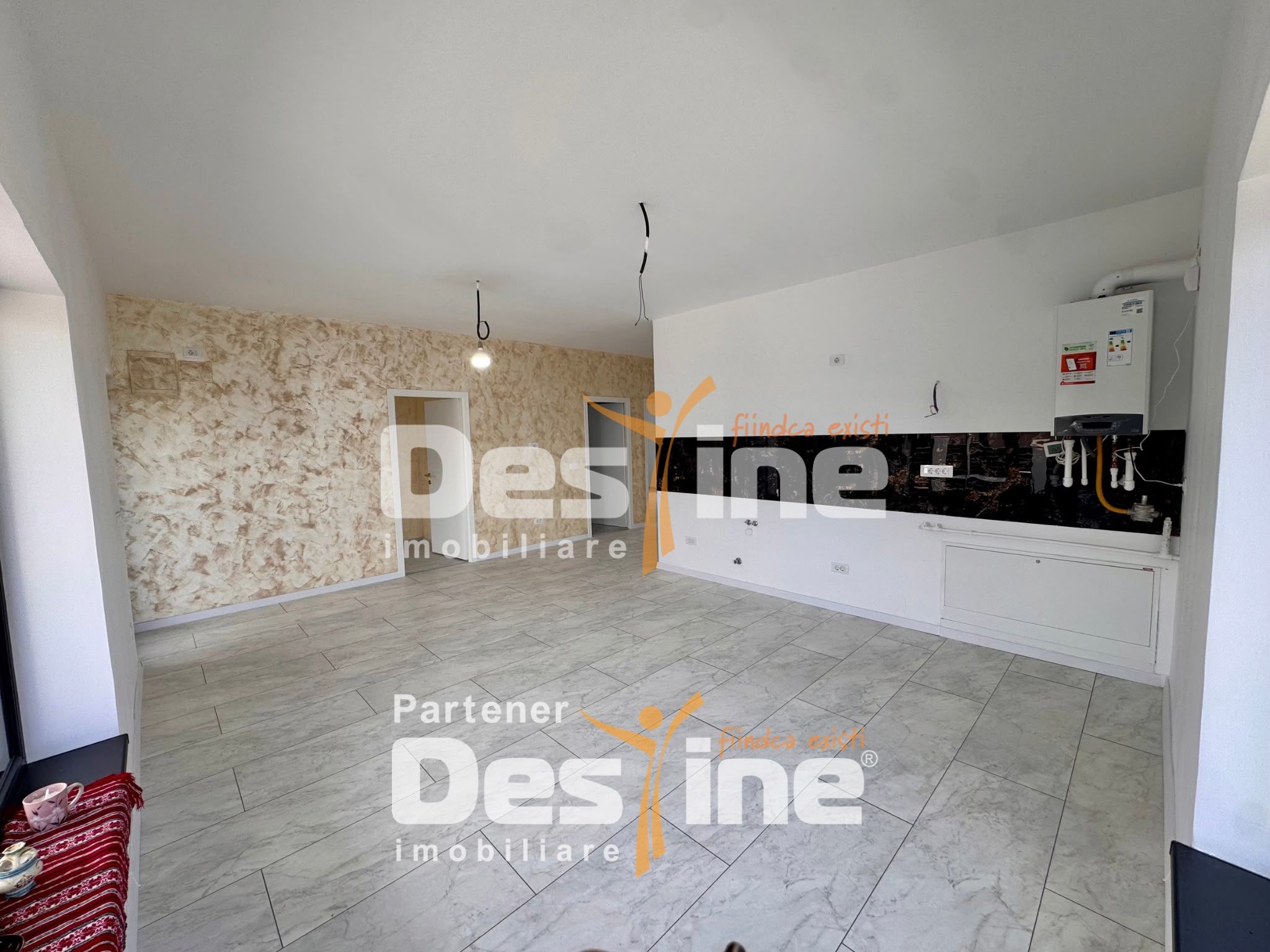 Casă individuală 4 camere, în Cartier - 124mp utili, teren - 450mp — fotografia 3
