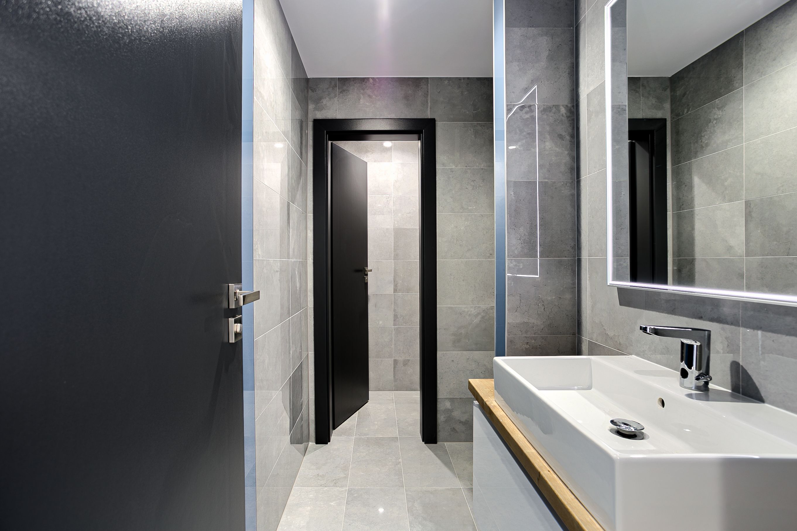 Spațiu modern de inchiriat destinat clinicilor sau companiilor — fotografia 10