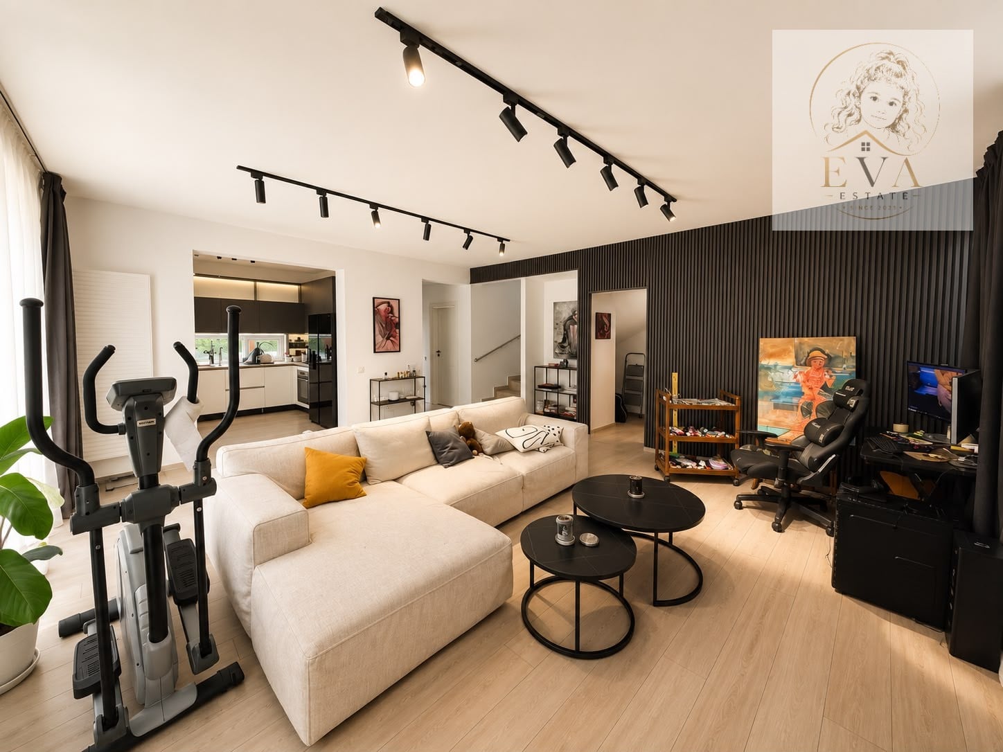 Vila de vanzare - Str.Rarau - Com.Berceni intrare