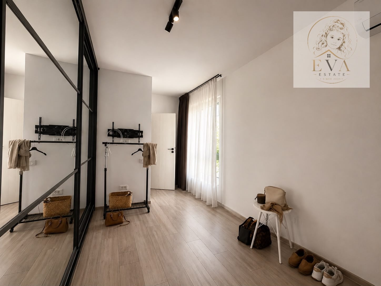 Vila de vanzare - Str.Rarau - Com.Berceni intrare — fotografia 4