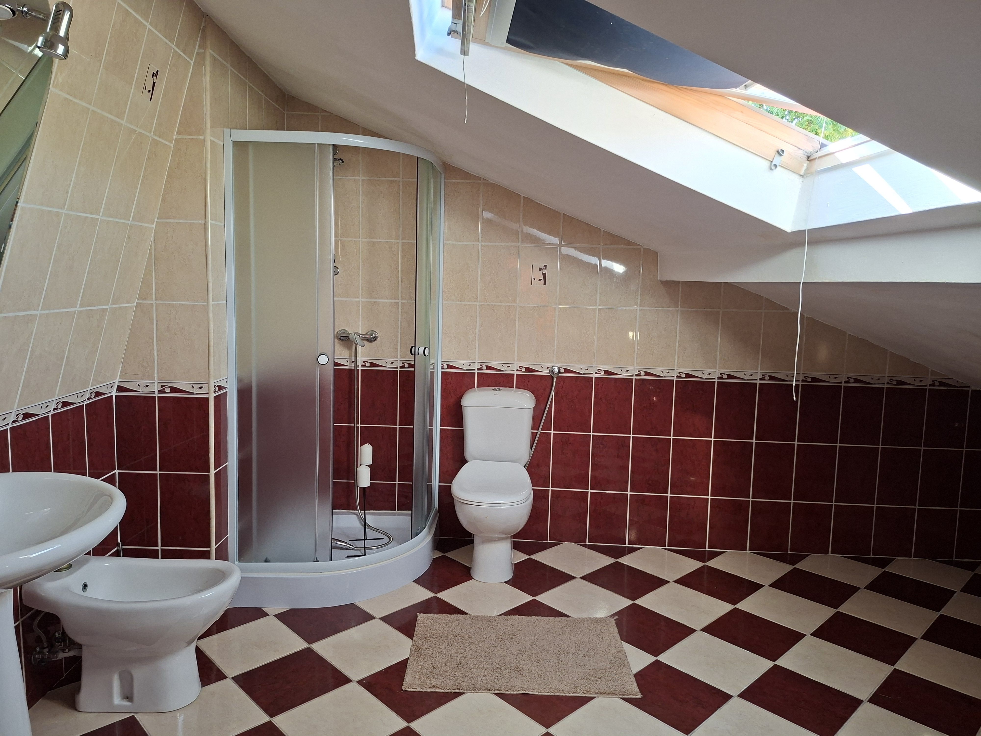 BRASADAS vinde casa individuala in zona SEMICENTRALA. — fotografia 9