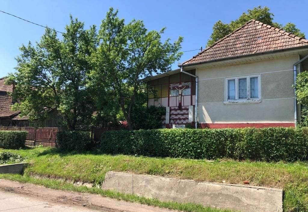 Casă din cărămidă cu 1.350 mp teren și curte mare, Râciu