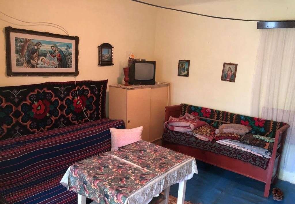 Casă din cărămidă cu 1.350 mp teren și curte mare, Râciu — fotografia 13