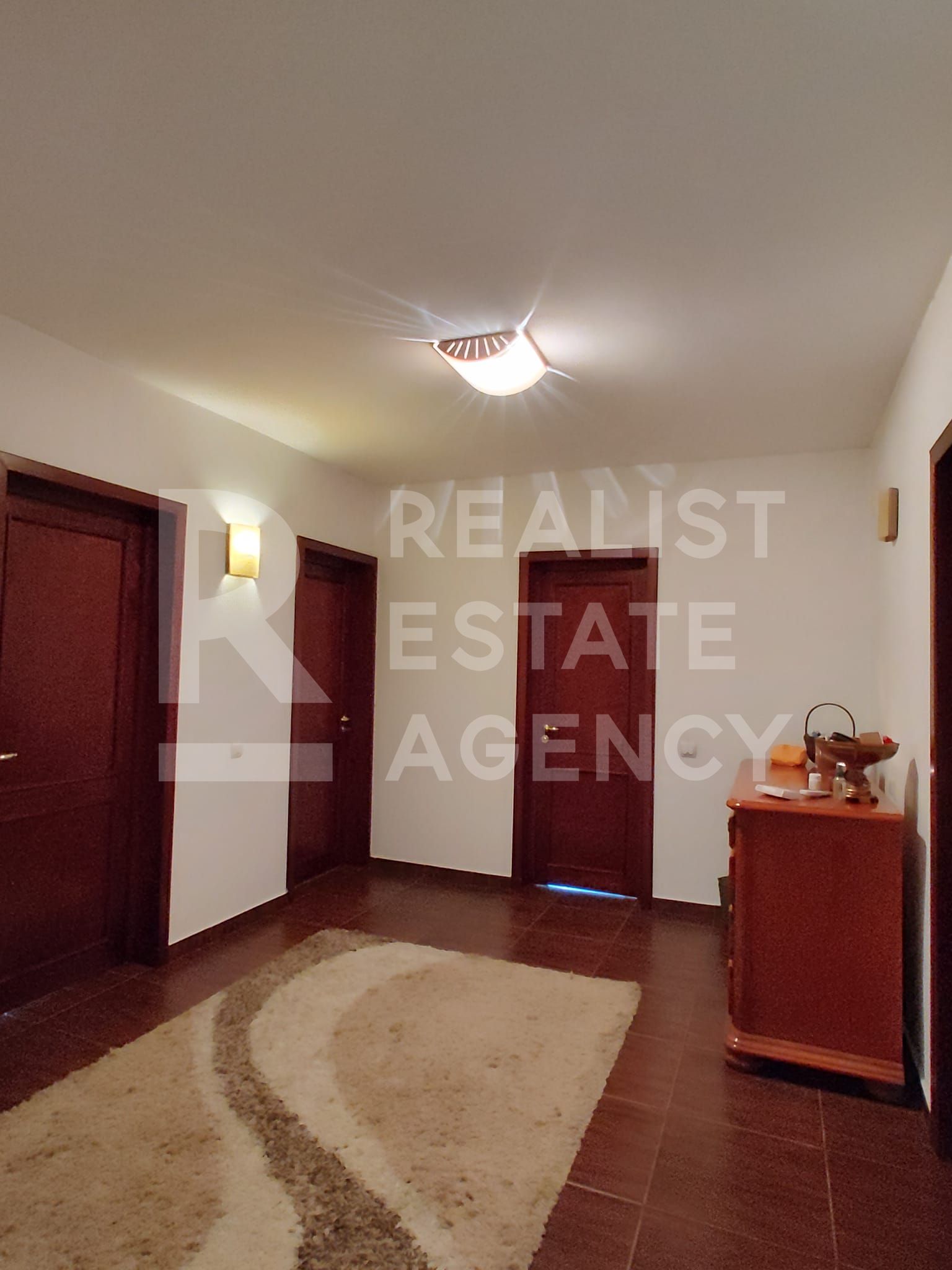 Vilă individuală 430 mp utili, teren 2.000 mp, Iași — fotografia 5