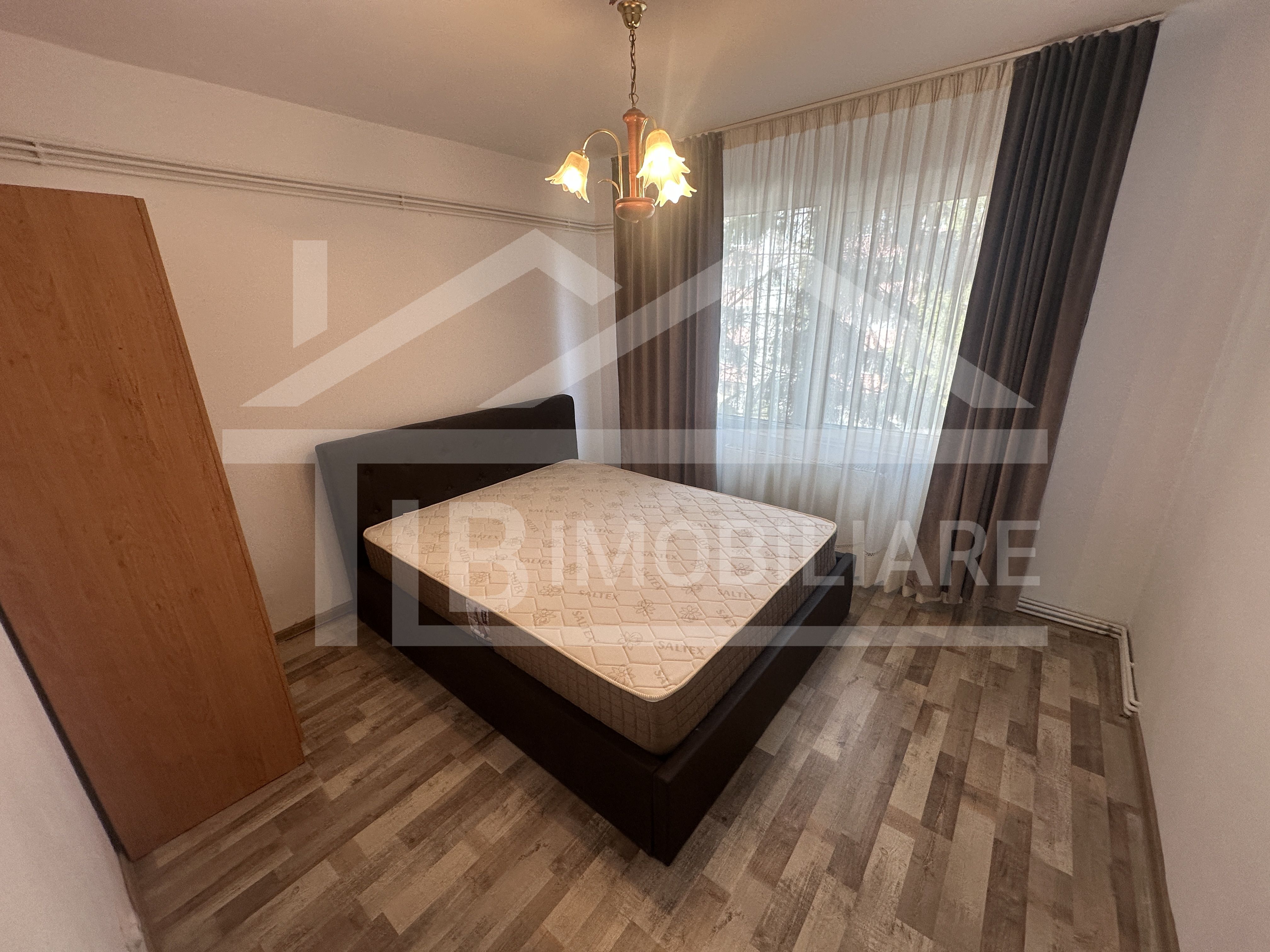 Apartament de 2 camere, 52mp, decomandat,  Zona Pandurilor