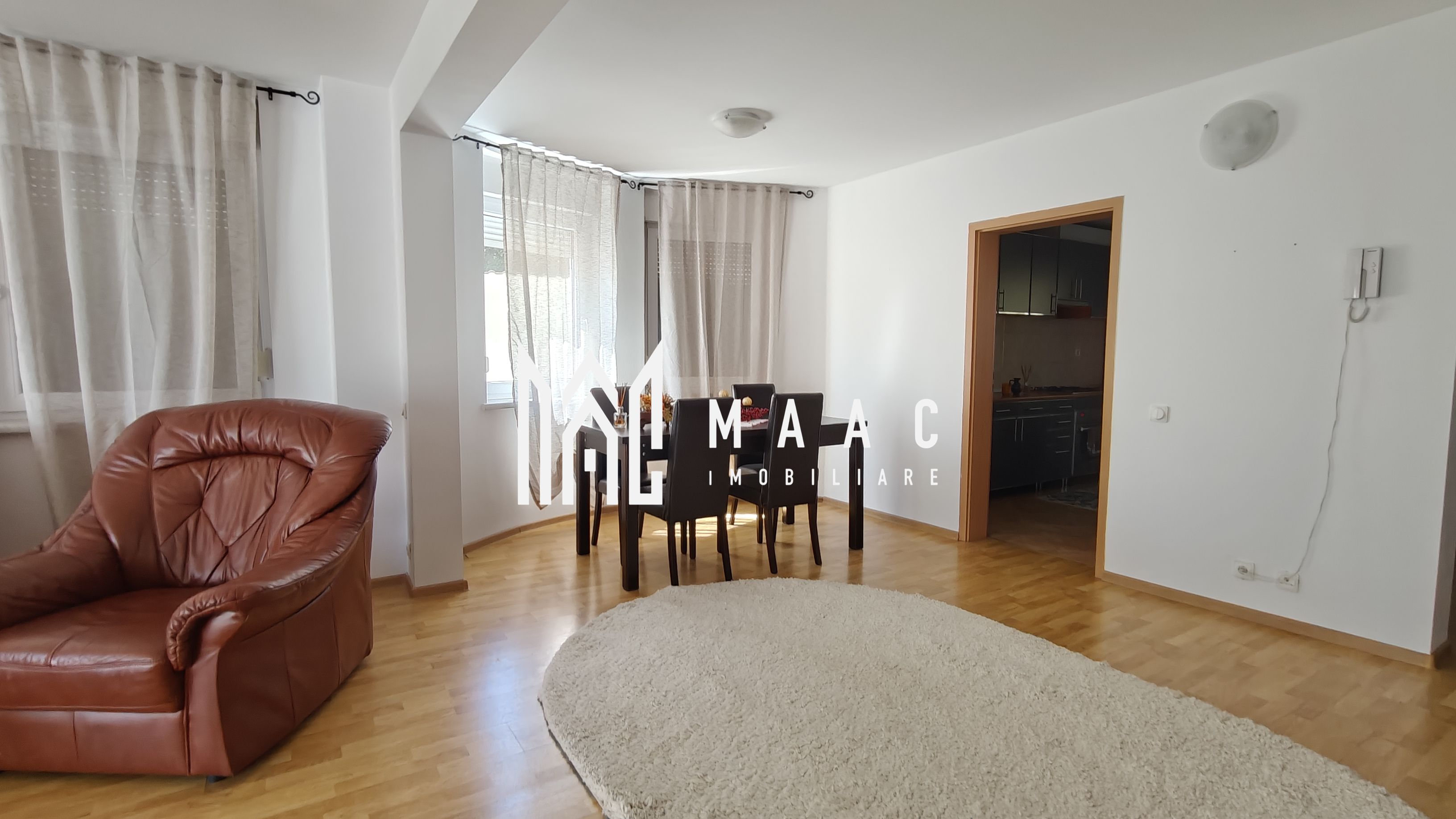 Casă de închiriat 4 camere | Sibiu Trei Stejari | 260 mp, garaj — fotografia 3