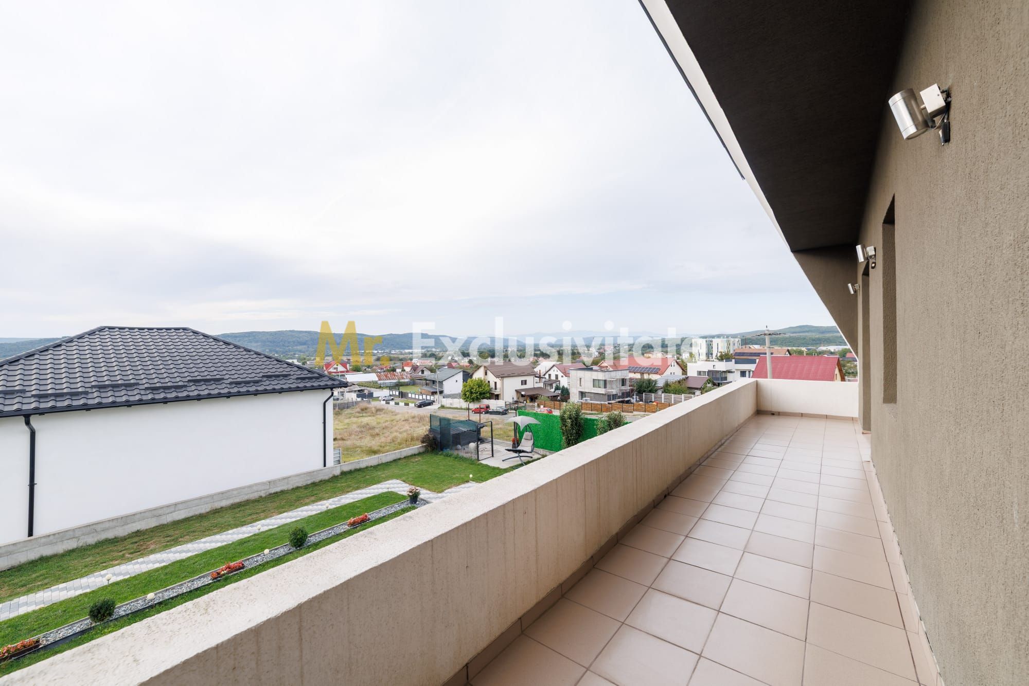 Casa exclusivistă 5 camere cu vedere panoramică Mioveni-Argeş — fotografia 24