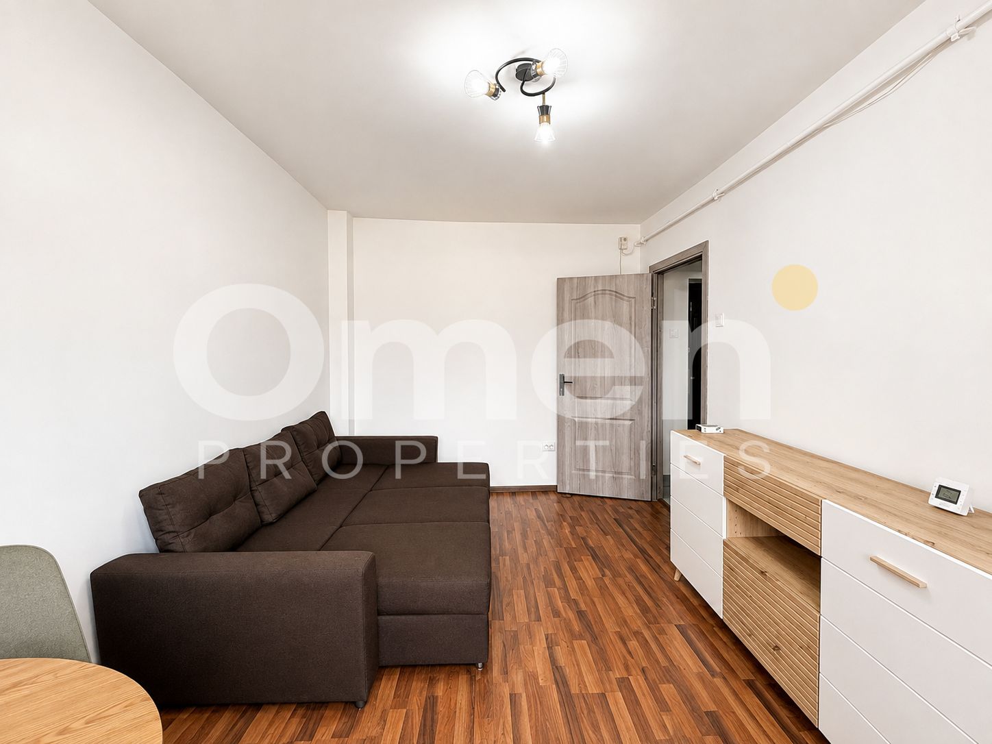 Garsoniera de închiriat | b-dul Traian ( Karaffe) | etaj 4/8 | cu lift — fotografia 3
