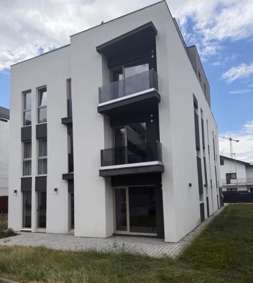 Aici cumperi și liniștea nu doar cei 48 MP zona Coresi — fotografia 6